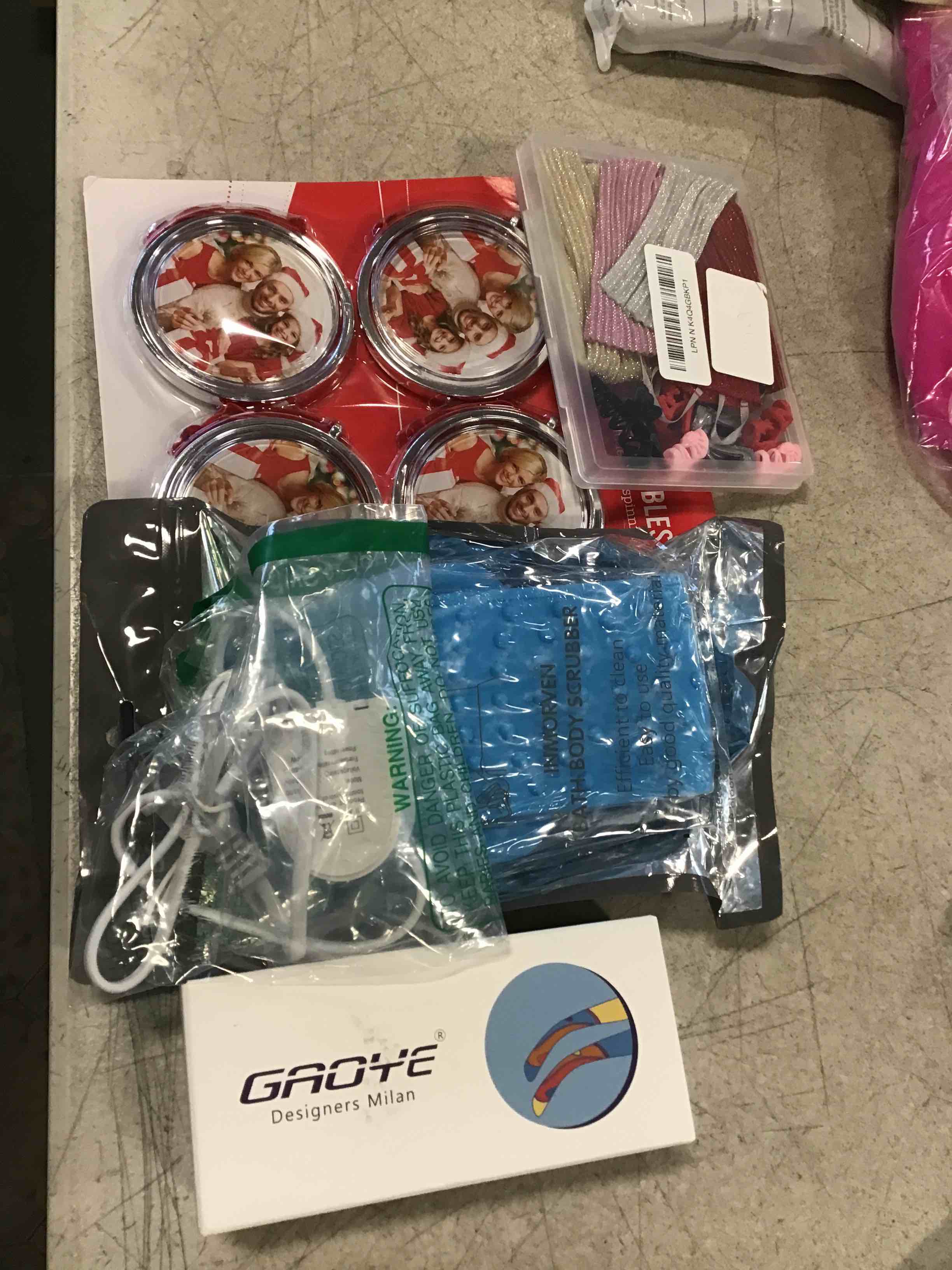 https://s3.amazonaws.com/lotting-images-prod/bidfta/GRA1865789_1736429565551.jpeg