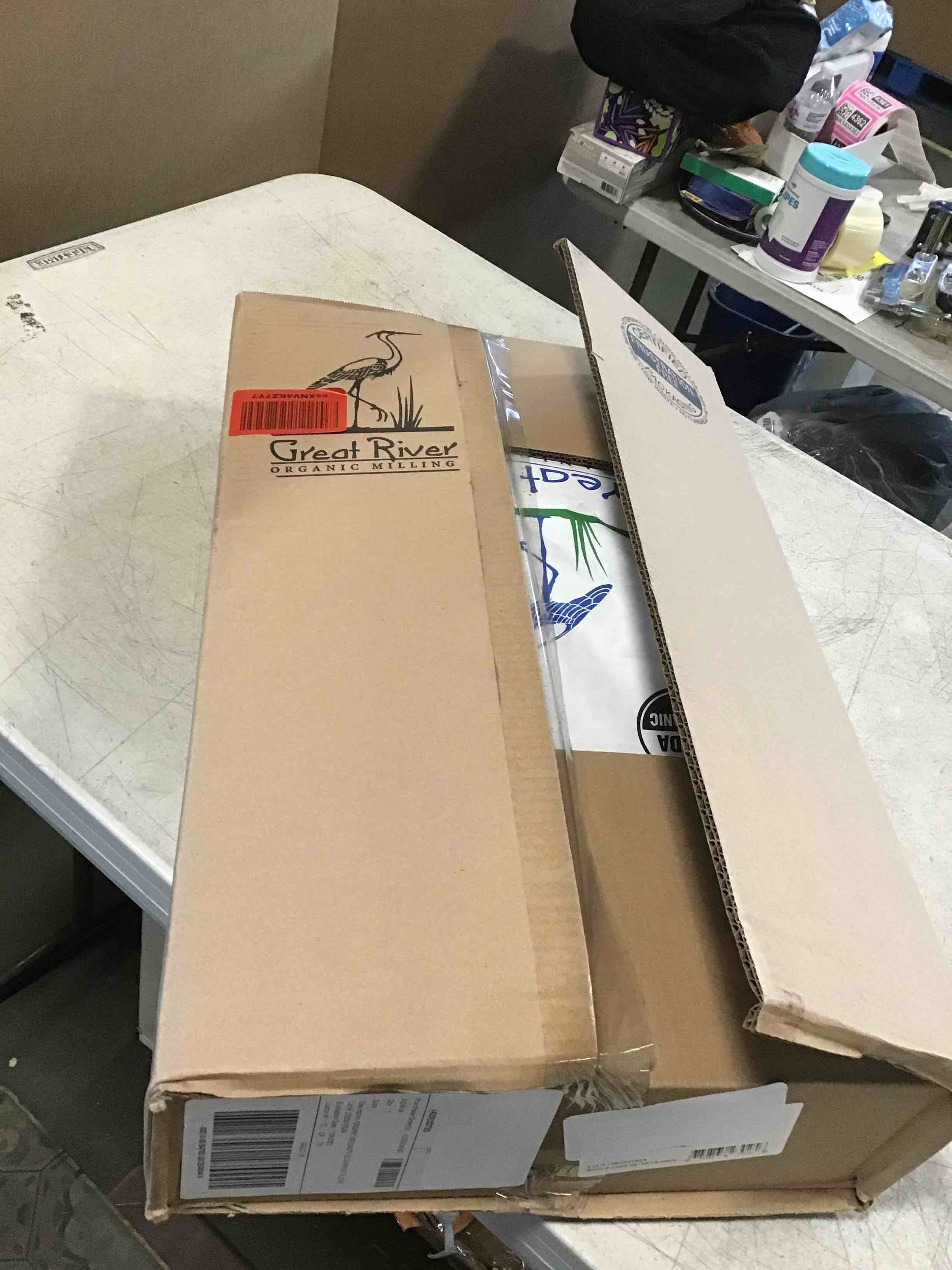 https://s3.amazonaws.com/lotting-images-prod/bidfta/GRA1865910_1736775071083.jpeg