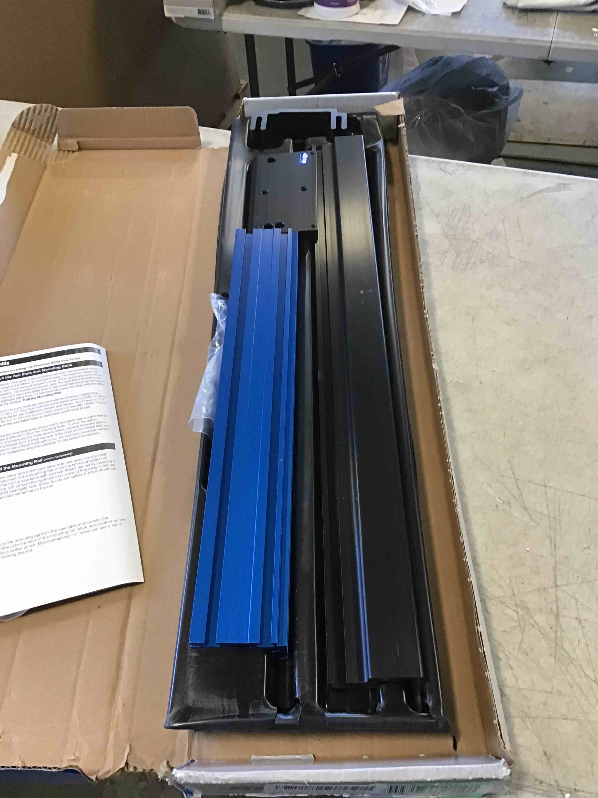 https://s3.amazonaws.com/lotting-images-prod/bidfta/GRA1866058_1736790182914.jpeg