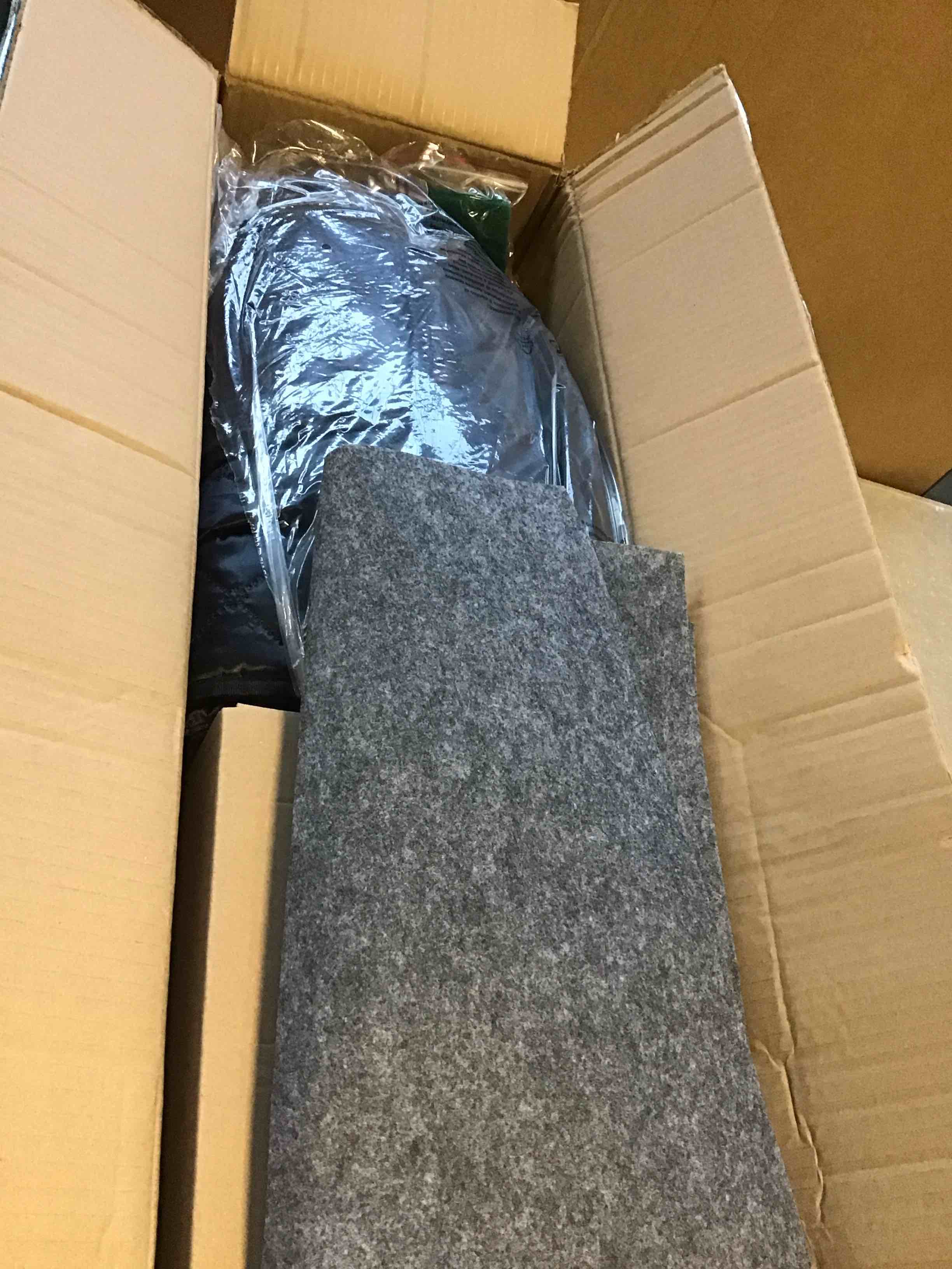 https://s3.amazonaws.com/lotting-images-prod/bidfta/GRA1866505_1737120420106.jpeg