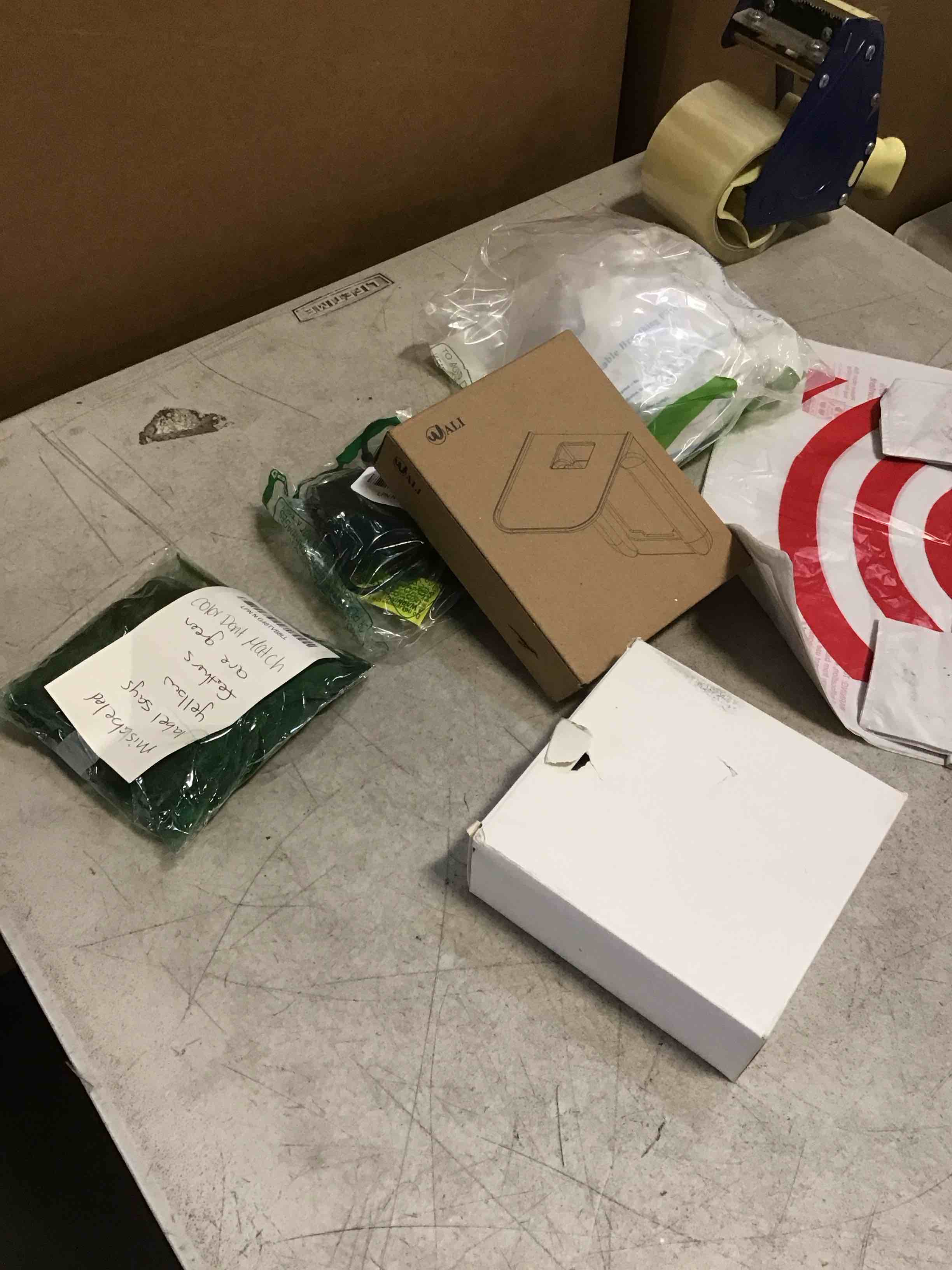 https://s3.amazonaws.com/lotting-images-prod/bidfta/GRA1866935_1737646356656.jpeg