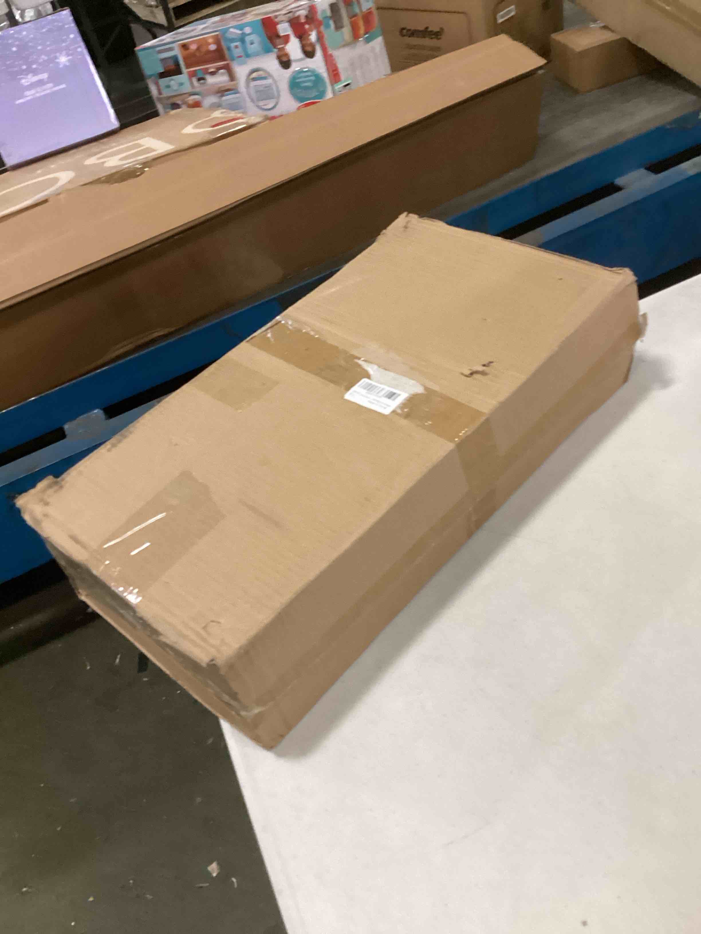 https://s3.amazonaws.com/lotting-images-prod/bidfta/GRA1867146_1735661324962.jpeg