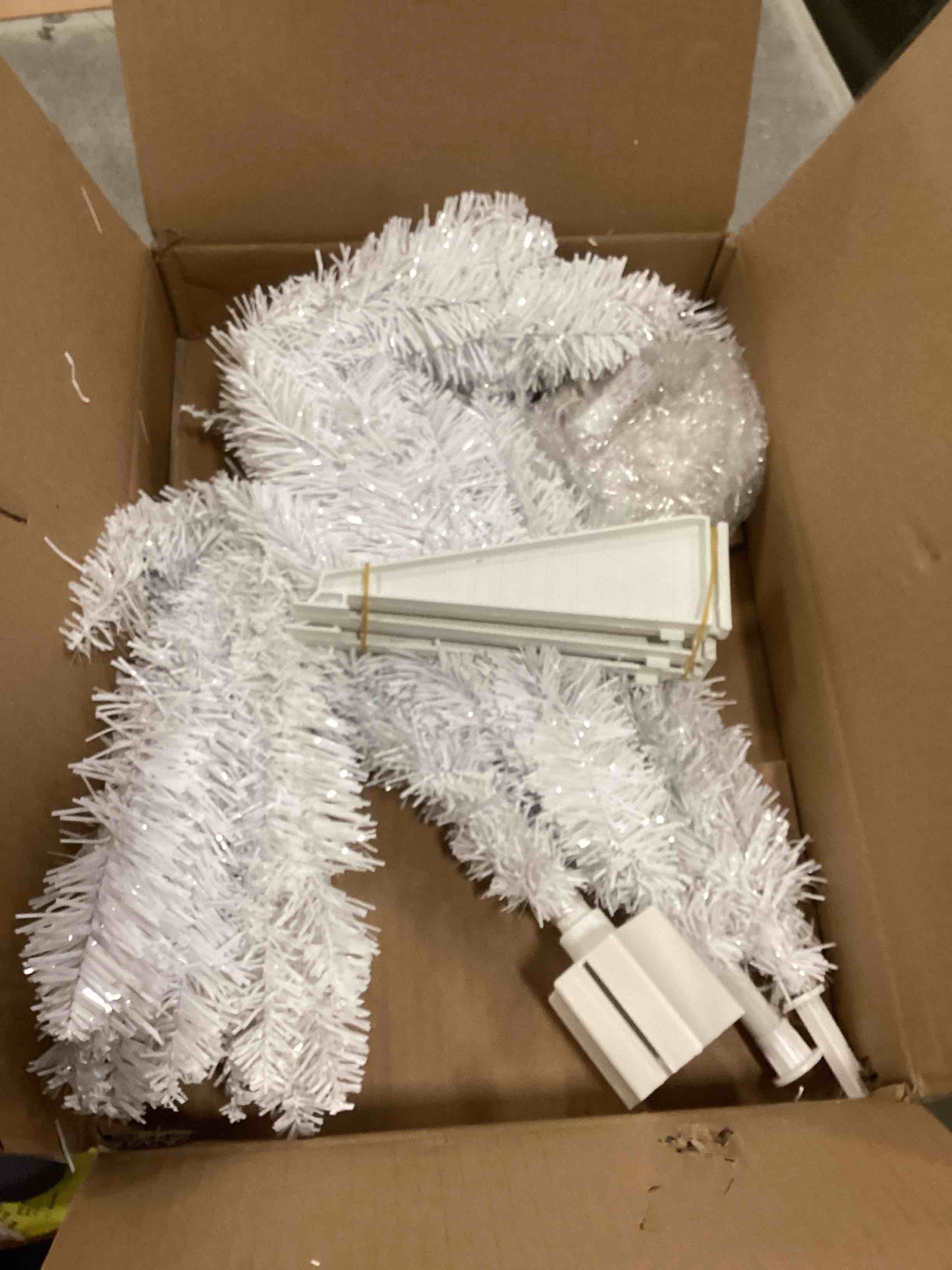 https://s3.amazonaws.com/lotting-images-prod/bidfta/GRA1867355_1735833292716.jpeg