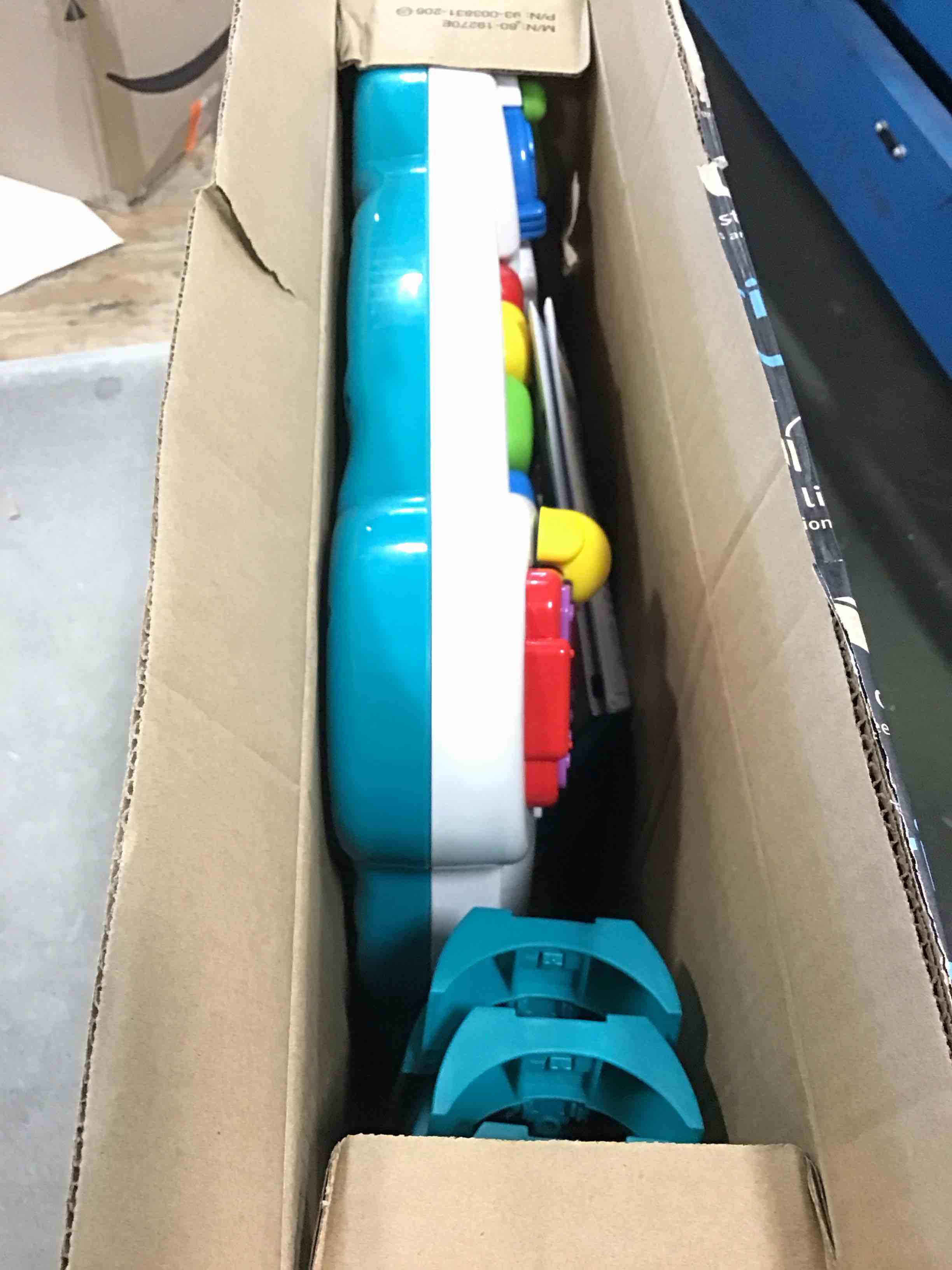 https://s3.amazonaws.com/lotting-images-prod/bidfta/GRA1867457_1735847220540.jpeg