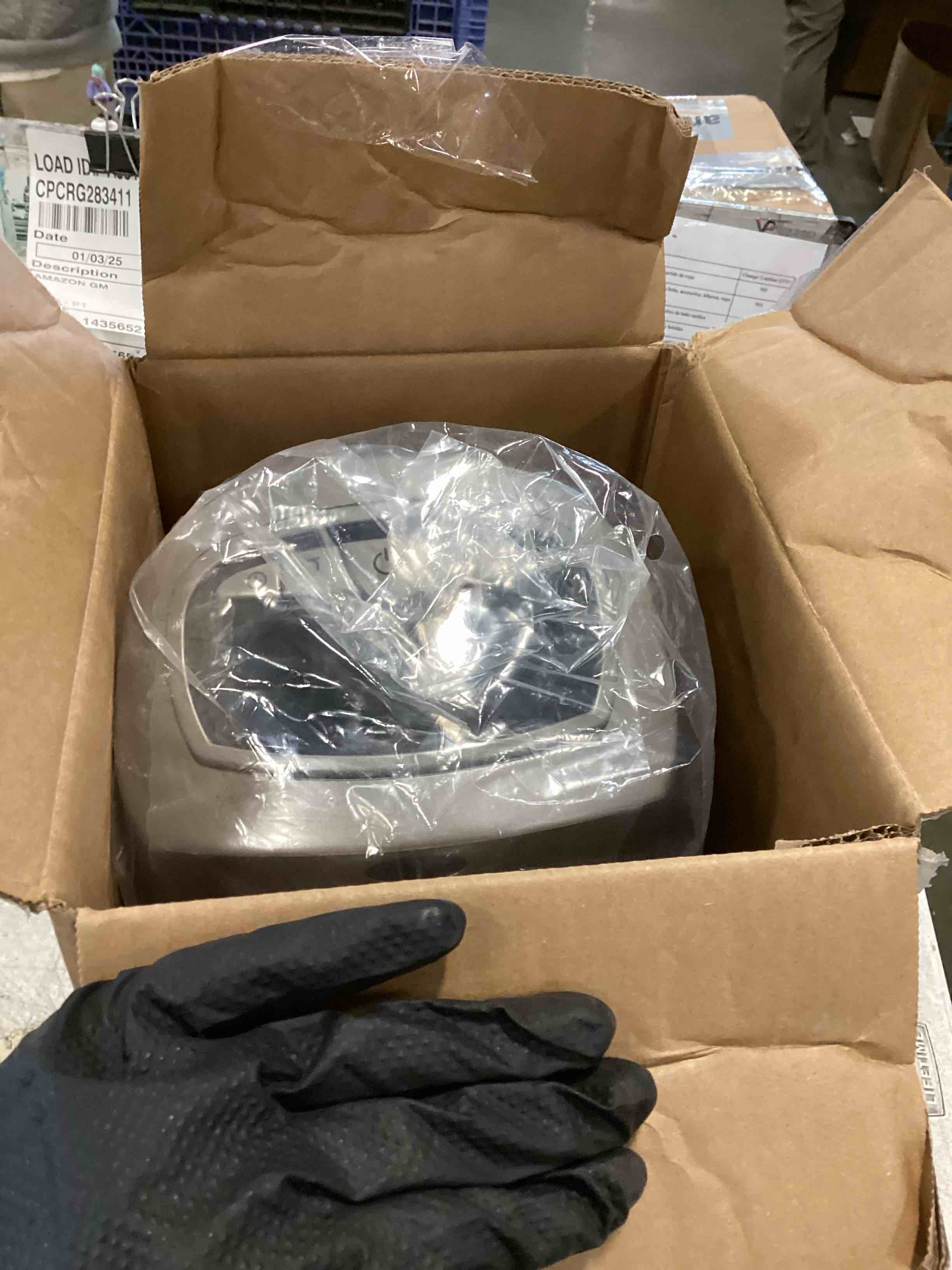 https://s3.amazonaws.com/lotting-images-prod/bidfta/GRA1867998_1736431709871.jpeg