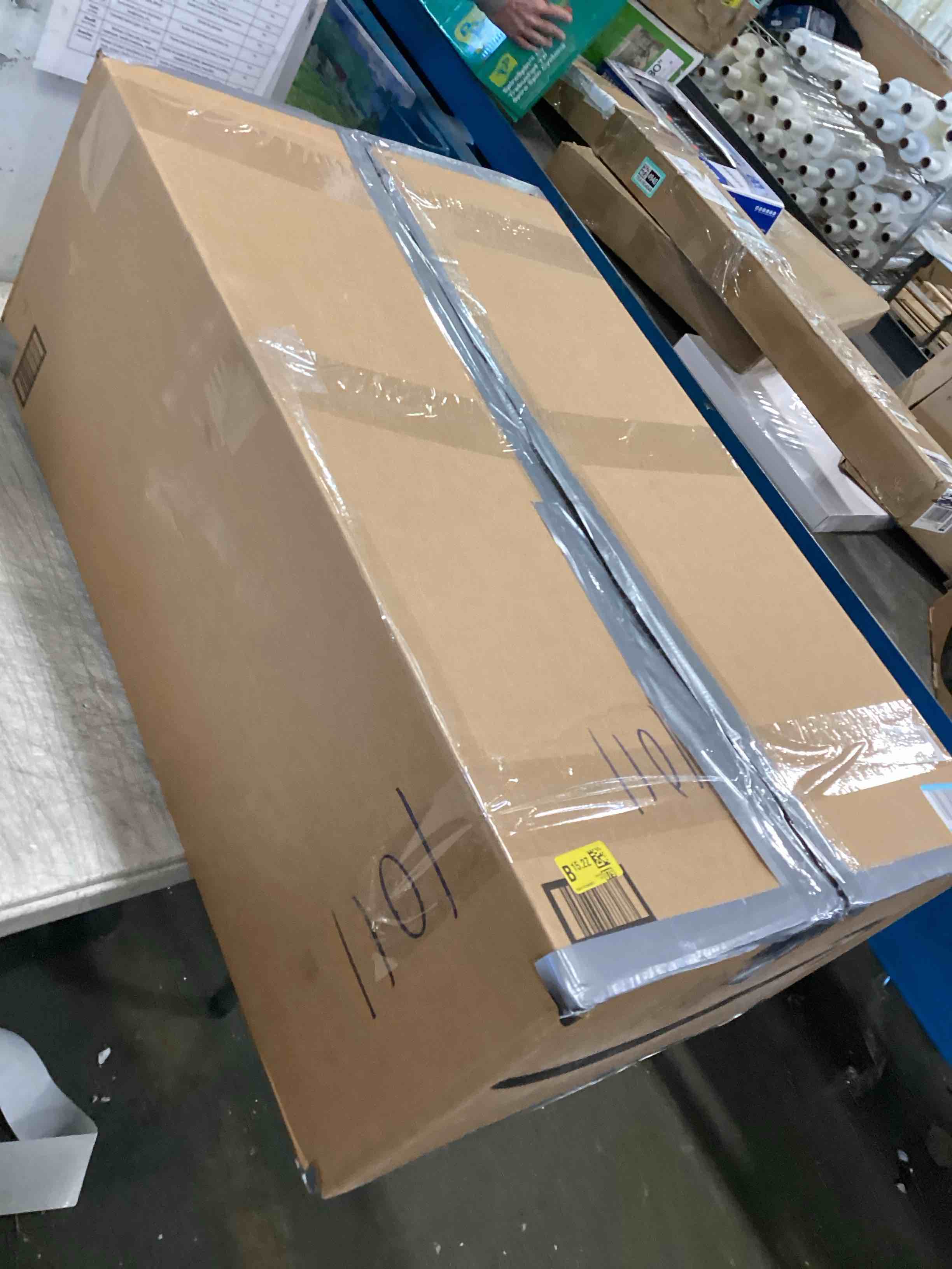 https://s3.amazonaws.com/lotting-images-prod/bidfta/GRA1868102_1736444197611.jpeg