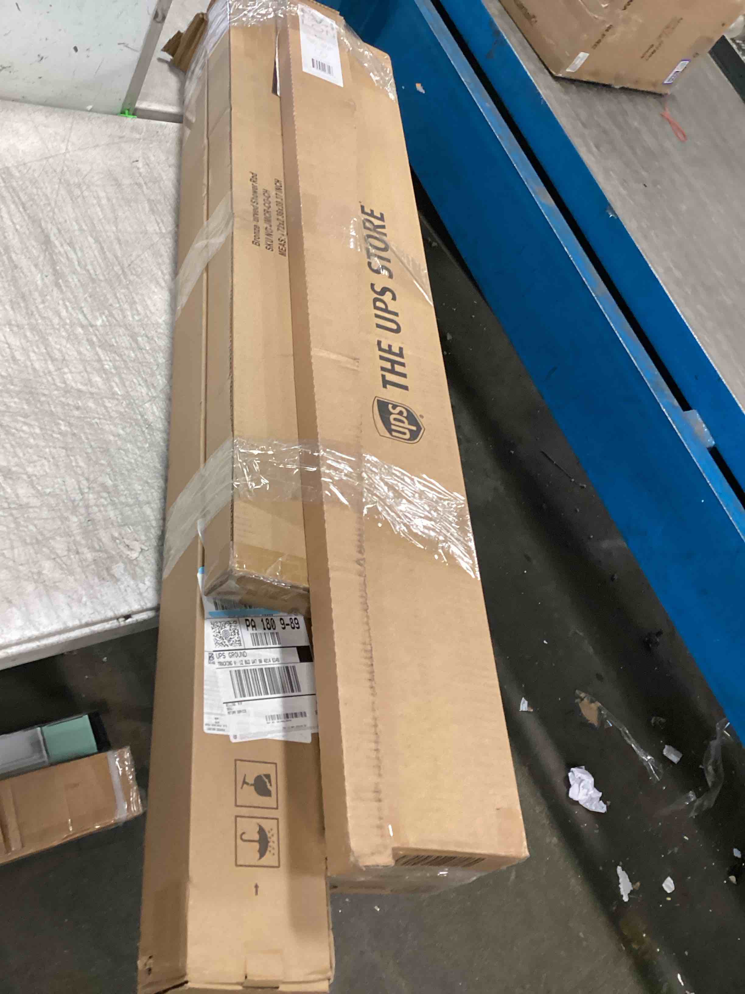 https://s3.amazonaws.com/lotting-images-prod/bidfta/GRA1868180_1736457484812.jpeg