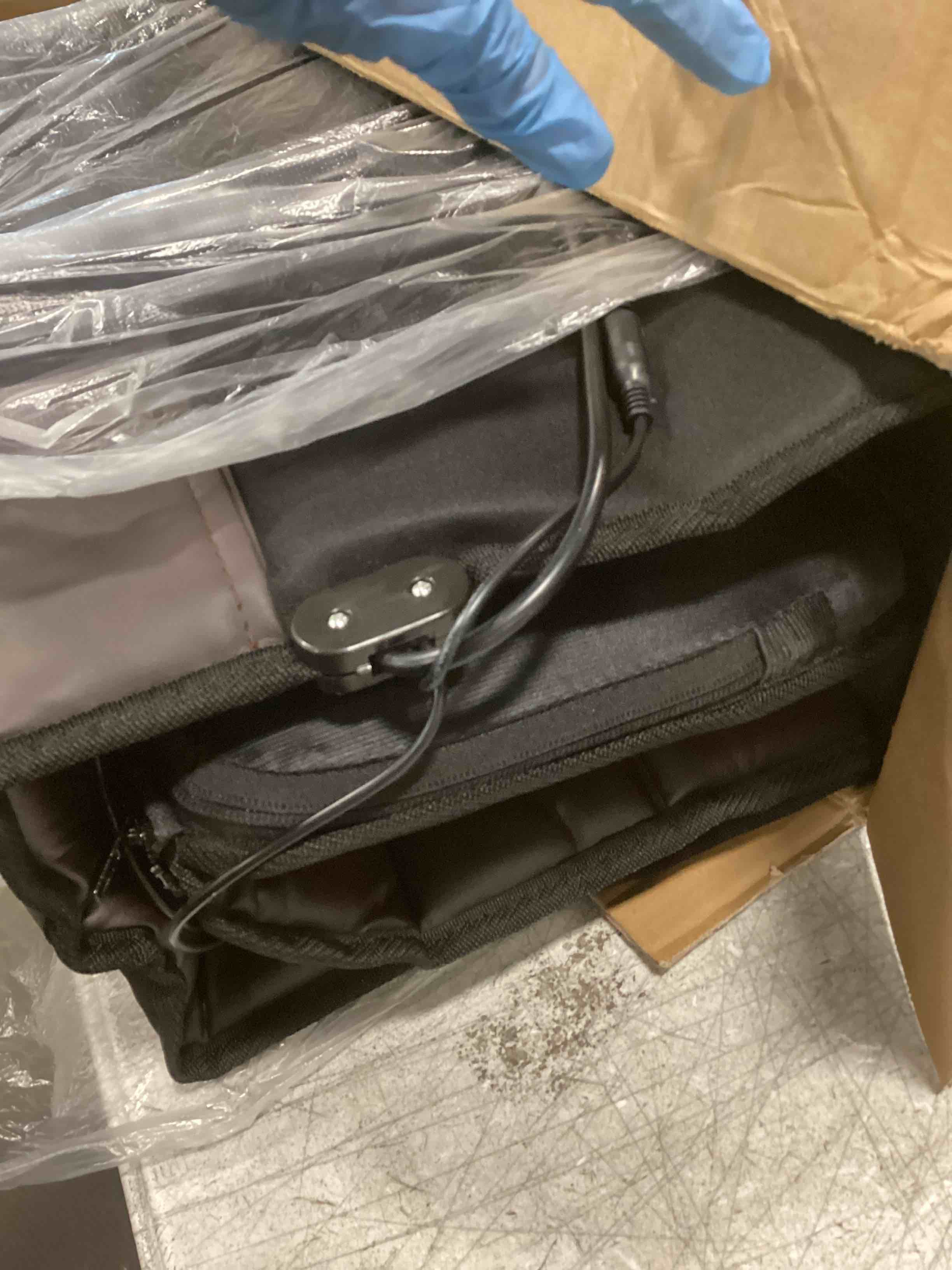 https://s3.amazonaws.com/lotting-images-prod/bidfta/GRA1868470_1736947879223.jpeg