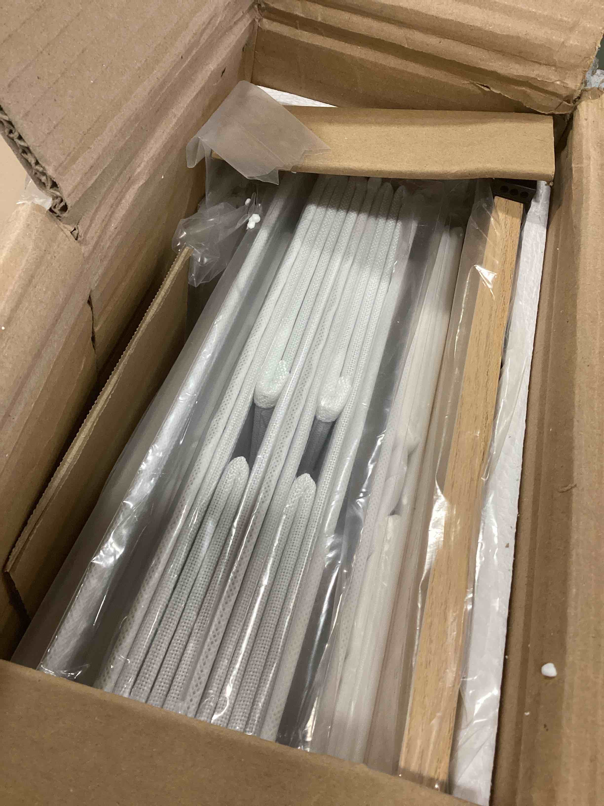 https://s3.amazonaws.com/lotting-images-prod/bidfta/GRA1868504_1736954498428.jpeg