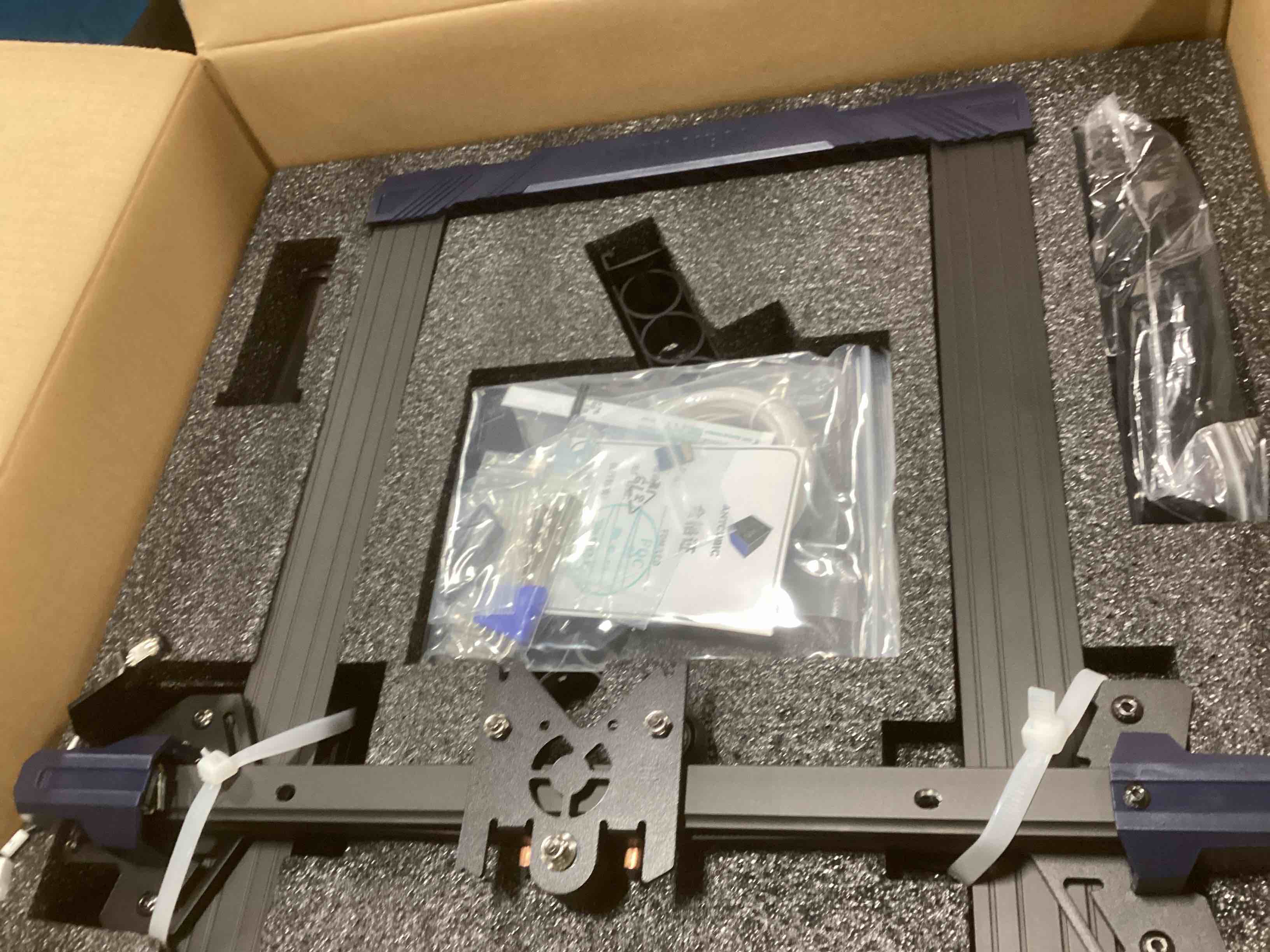 https://s3.amazonaws.com/lotting-images-prod/bidfta/GRA1868701_1737031138353.jpeg