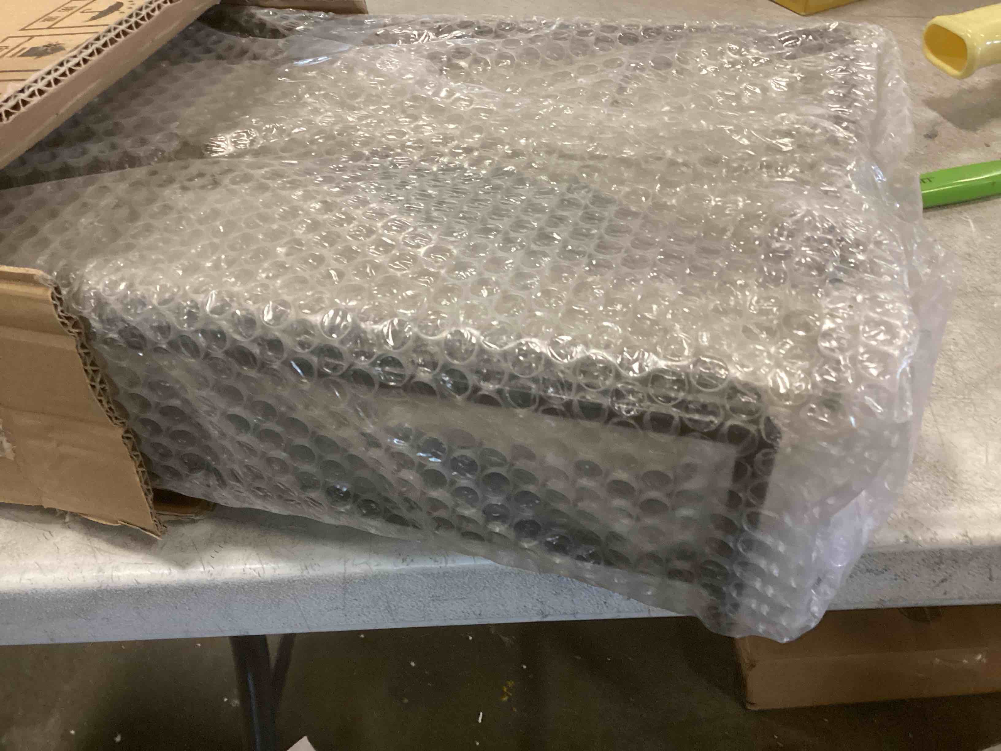https://s3.amazonaws.com/lotting-images-prod/bidfta/GRA1868771_1737041698030.jpeg