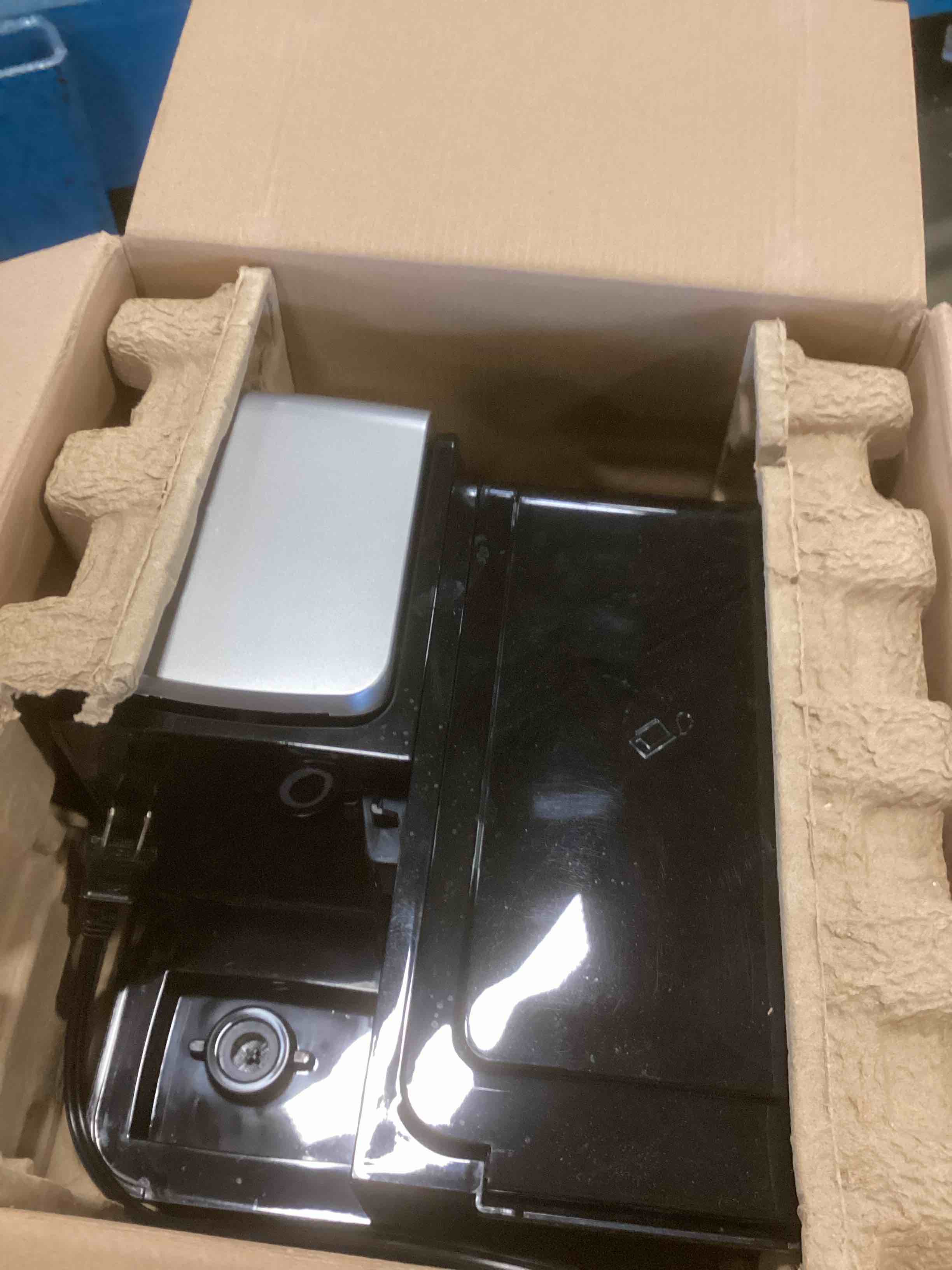 https://s3.amazonaws.com/lotting-images-prod/bidfta/GRA1868780_1737042753668.jpeg