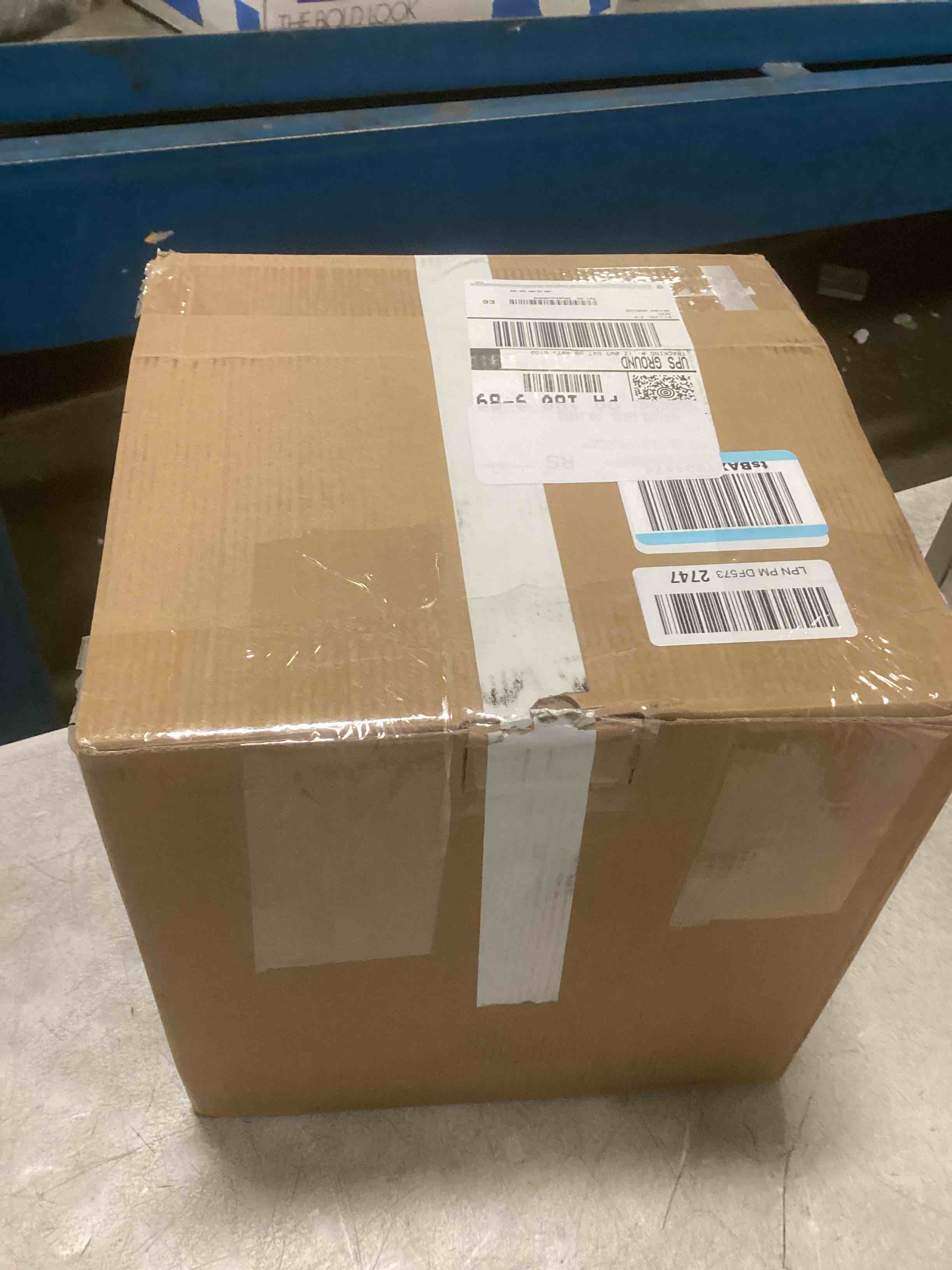 https://s3.amazonaws.com/lotting-images-prod/bidfta/GRA1868940_1737060478174.jpeg