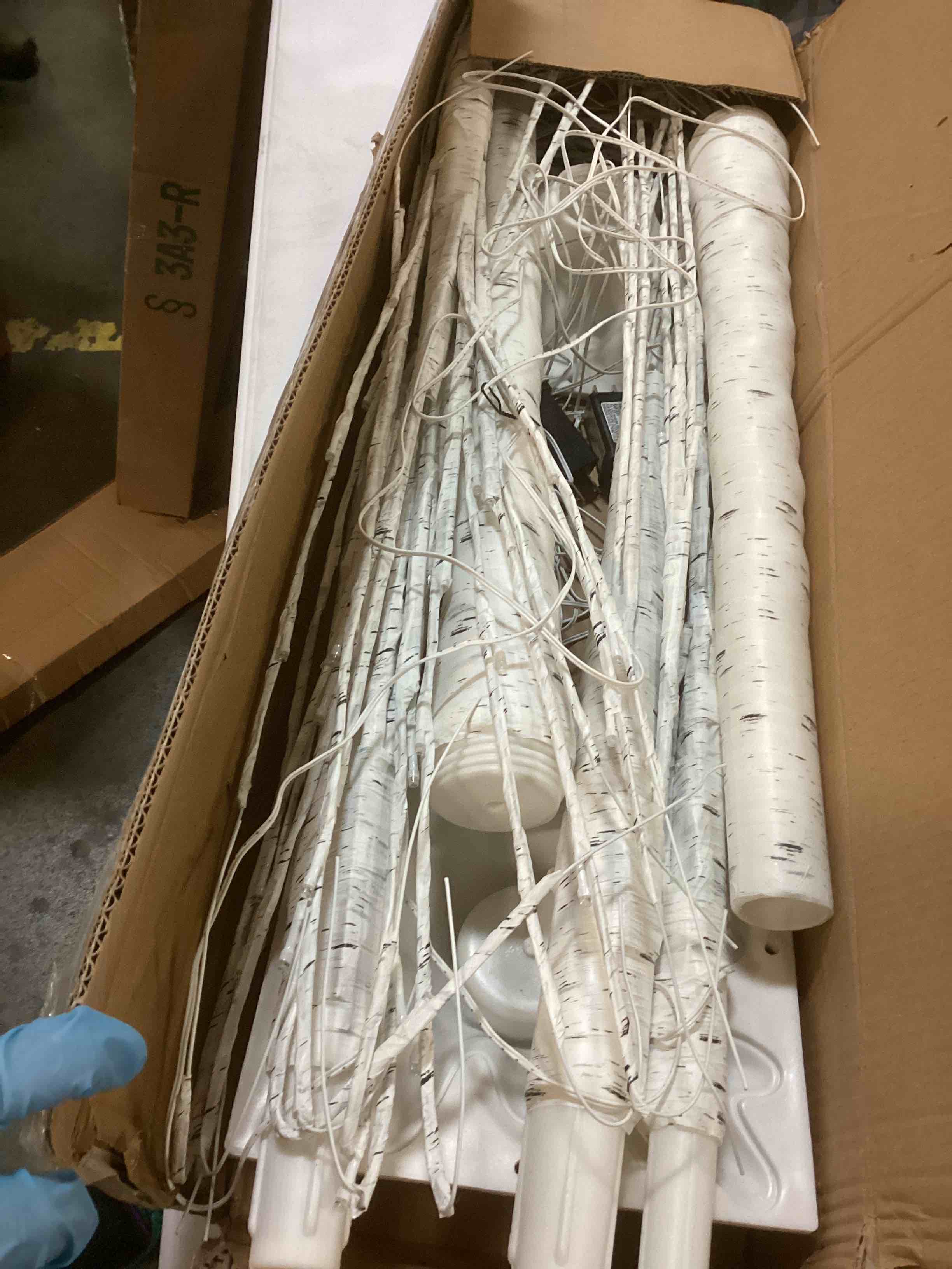 https://s3.amazonaws.com/lotting-images-prod/bidfta/GRA1868979_1737117928714.jpeg