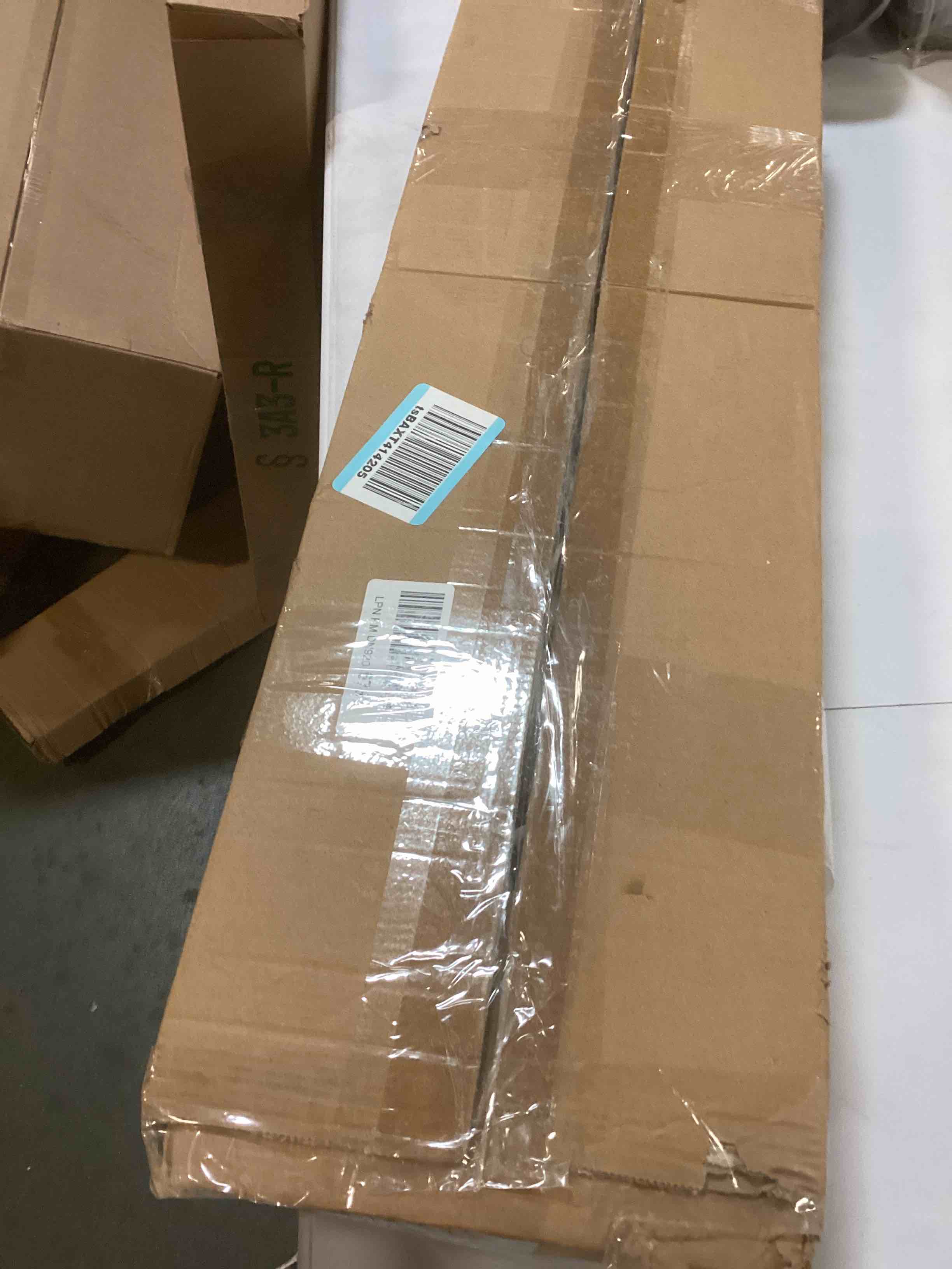 https://s3.amazonaws.com/lotting-images-prod/bidfta/GRA1868979_1737117958174.jpeg