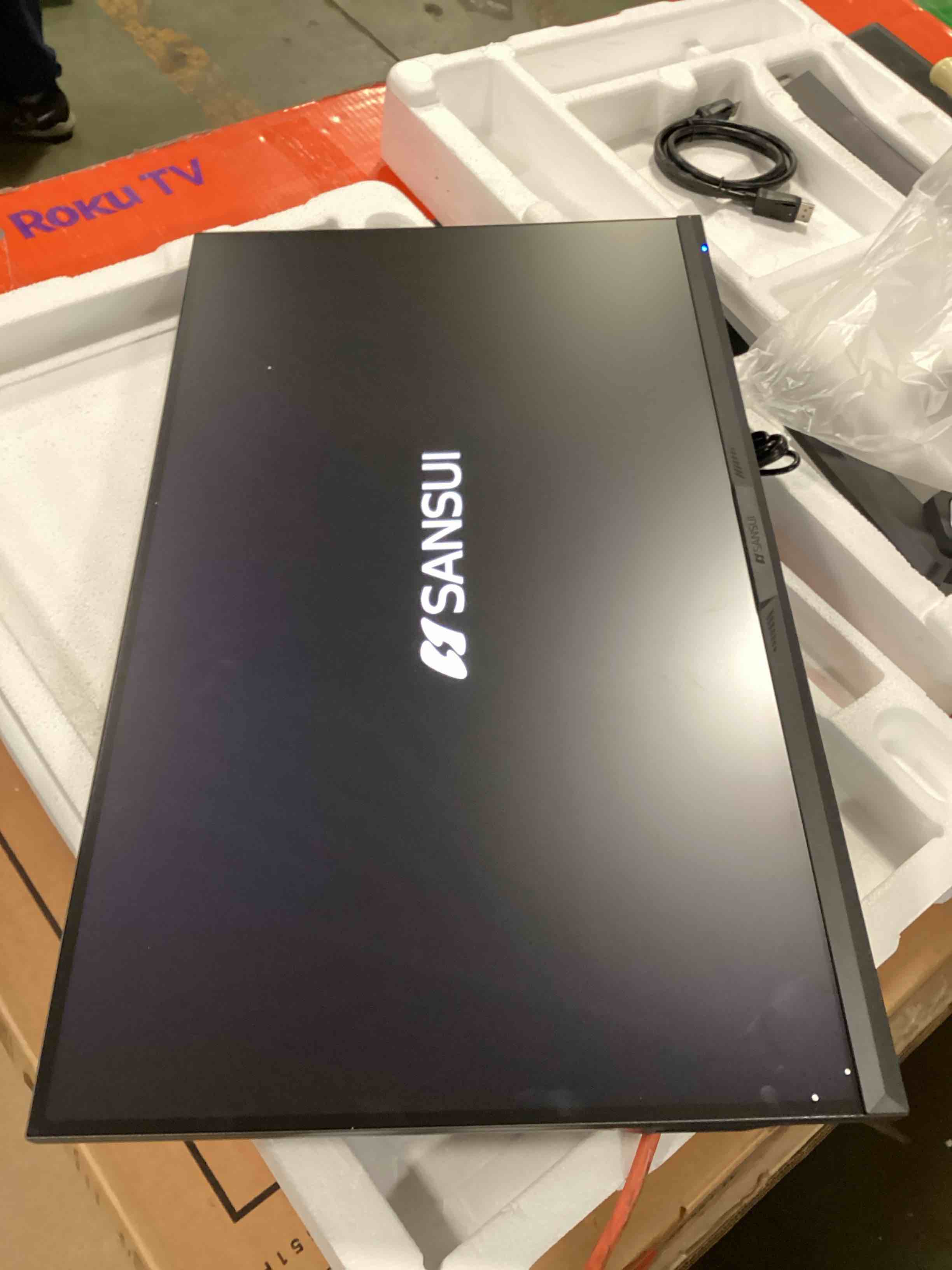 https://s3.amazonaws.com/lotting-images-prod/bidfta/GRA1869663_1738072205292.jpeg