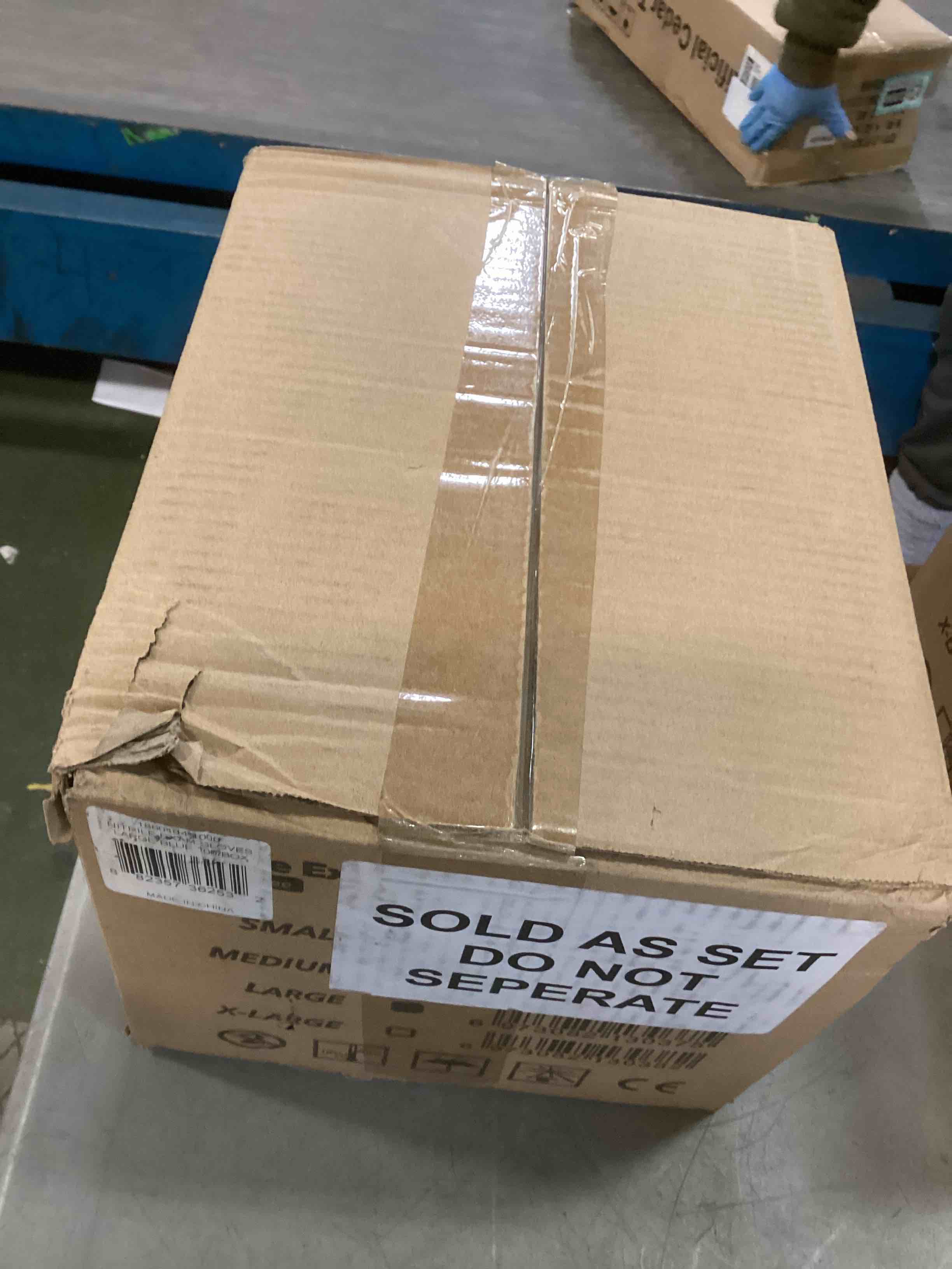 https://s3.amazonaws.com/lotting-images-prod/bidfta/GRA1869708_1737561394730.jpeg