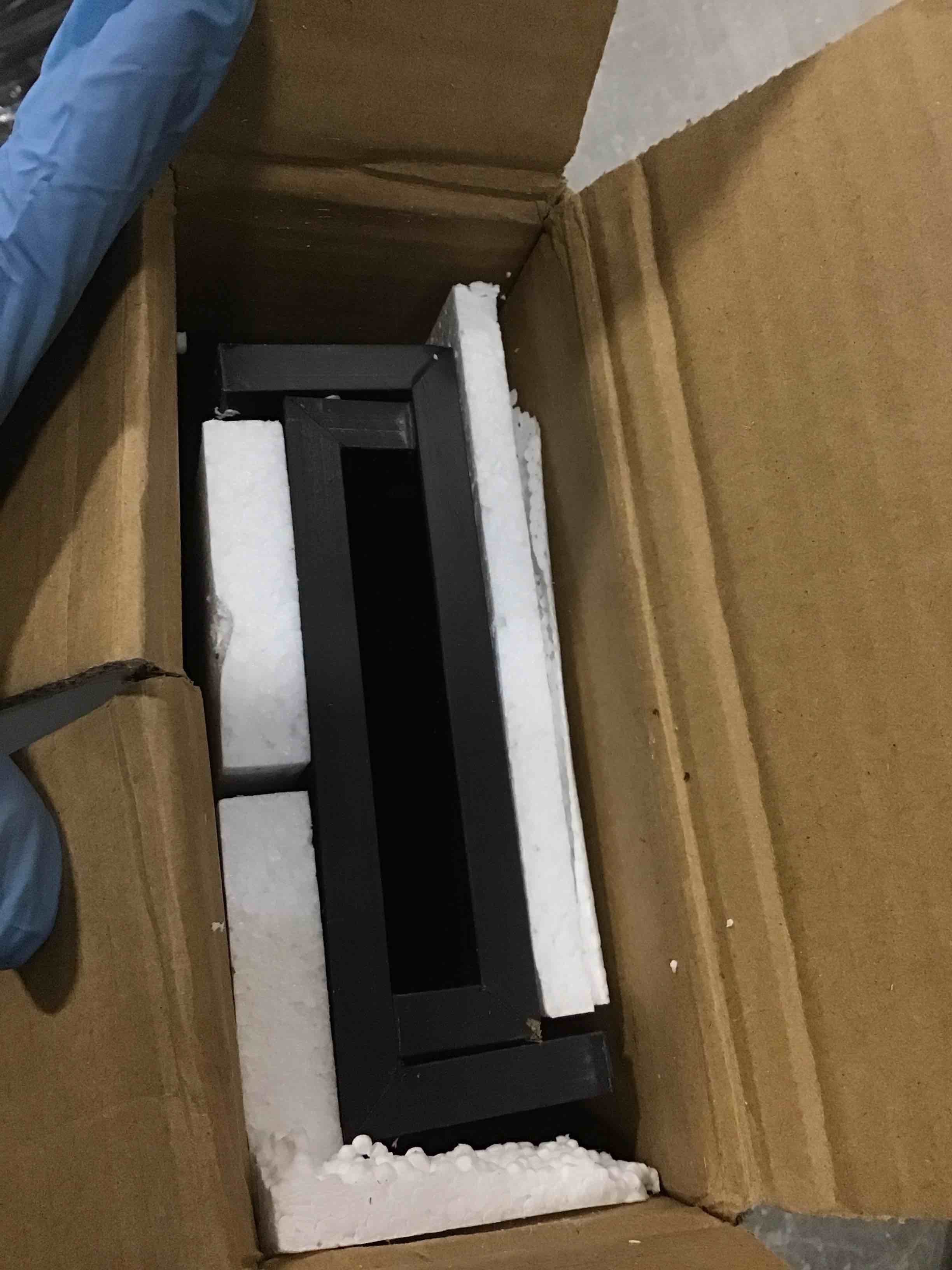 https://s3.amazonaws.com/lotting-images-prod/bidfta/GRA1869910_1737643663357.jpeg