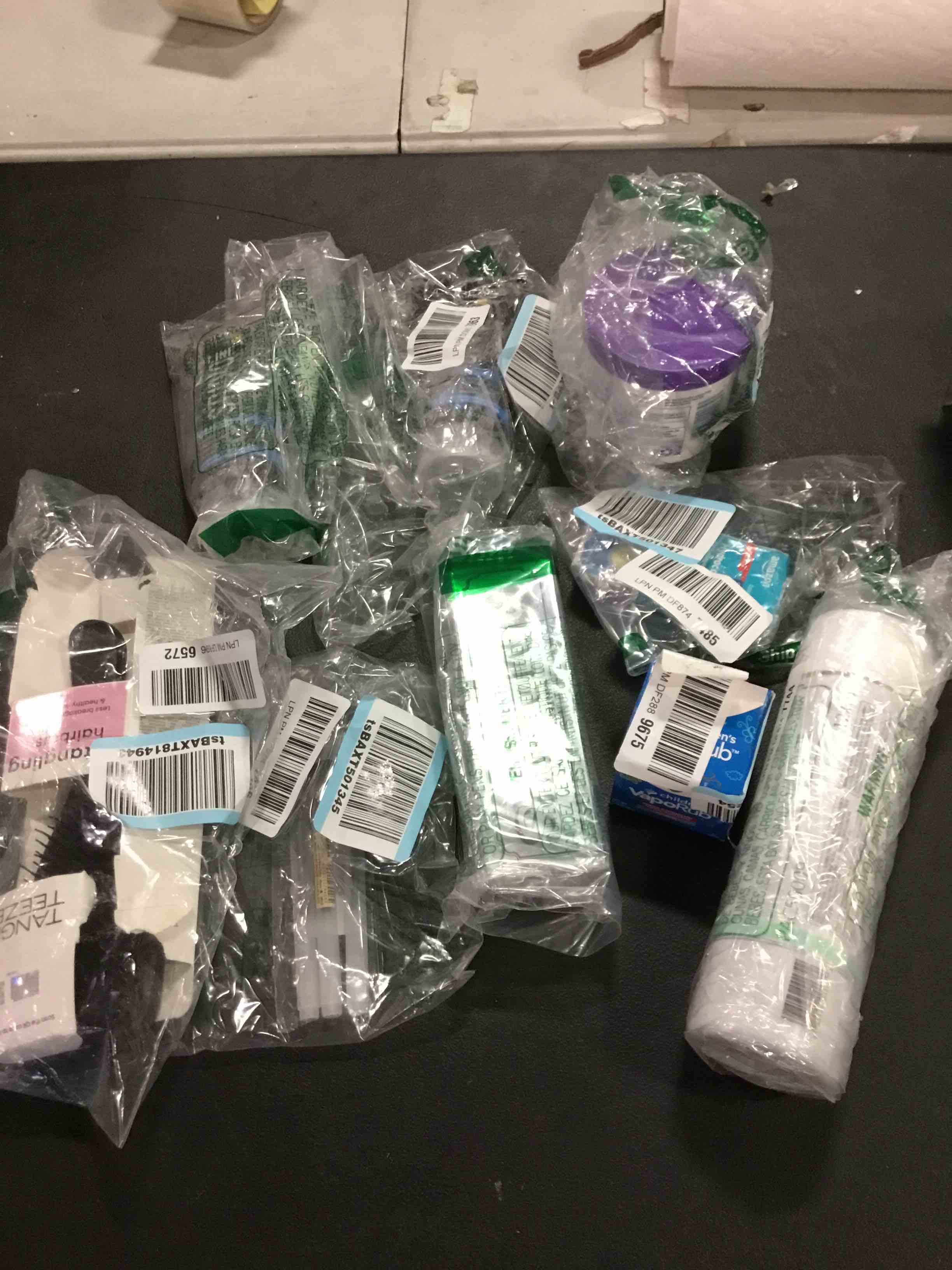 https://s3.amazonaws.com/lotting-images-prod/bidfta/GRA1870564_1736799791289.jpeg