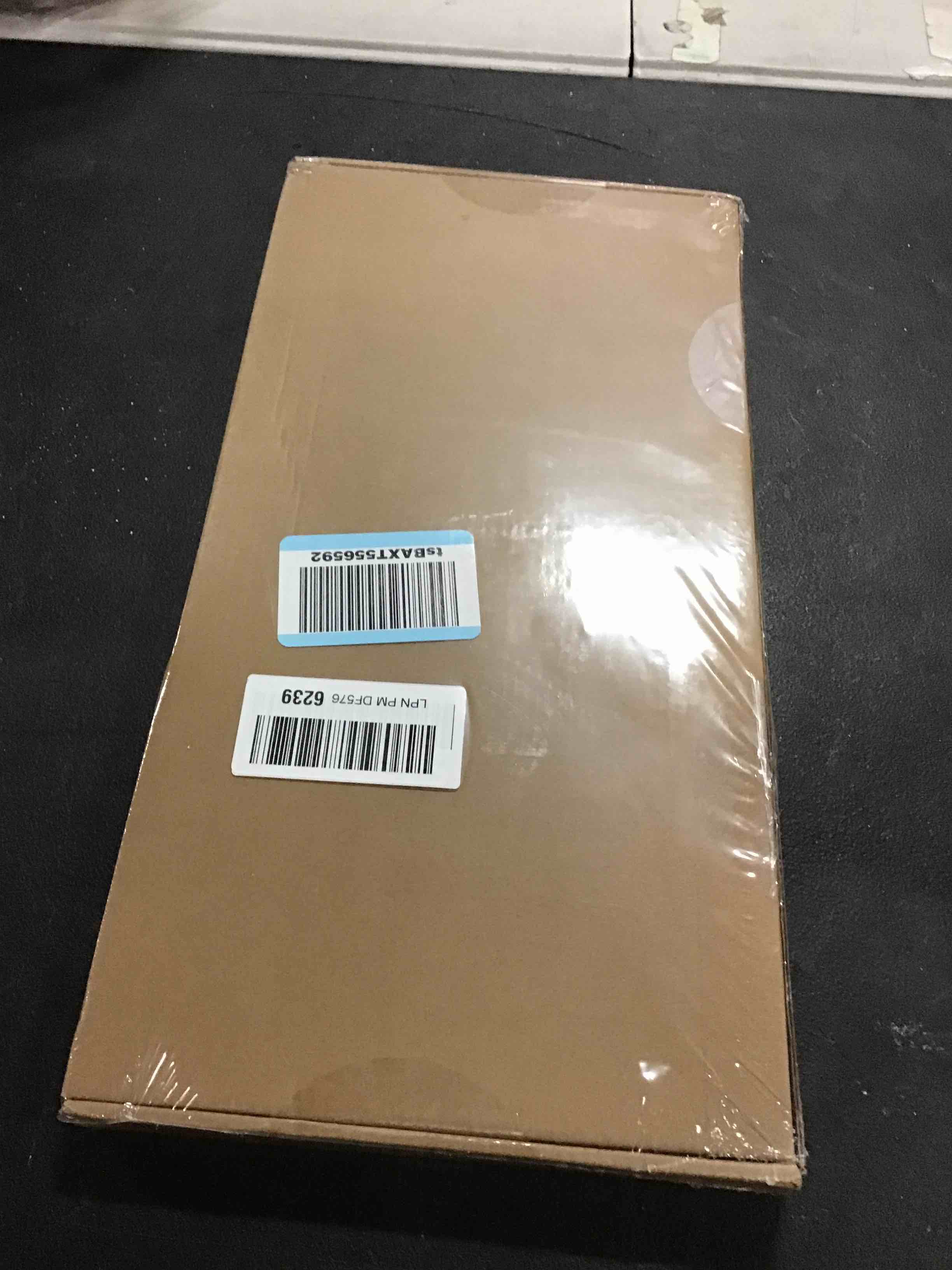 https://s3.amazonaws.com/lotting-images-prod/bidfta/GRA1870622_1736885046069.jpeg