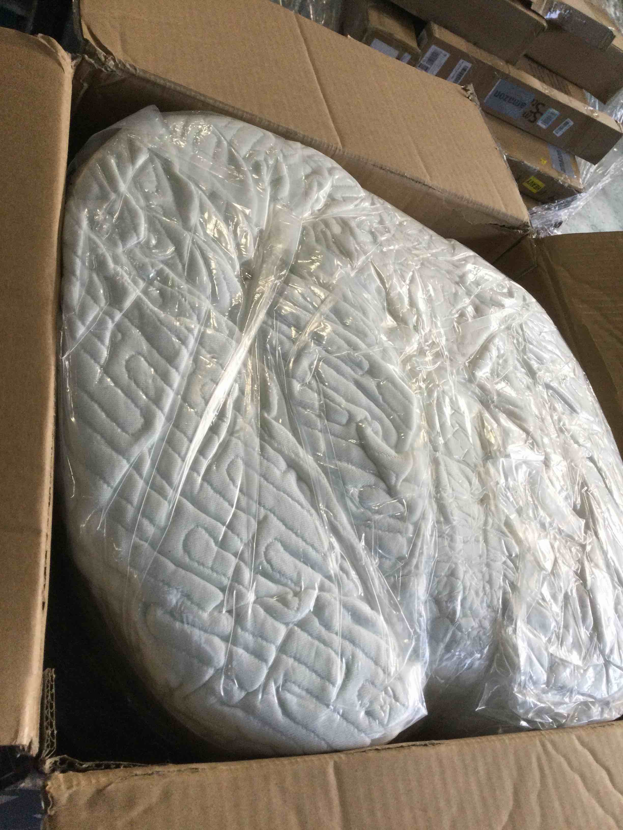 https://s3.amazonaws.com/lotting-images-prod/bidfta/GRA1870738_1737035414612.jpeg