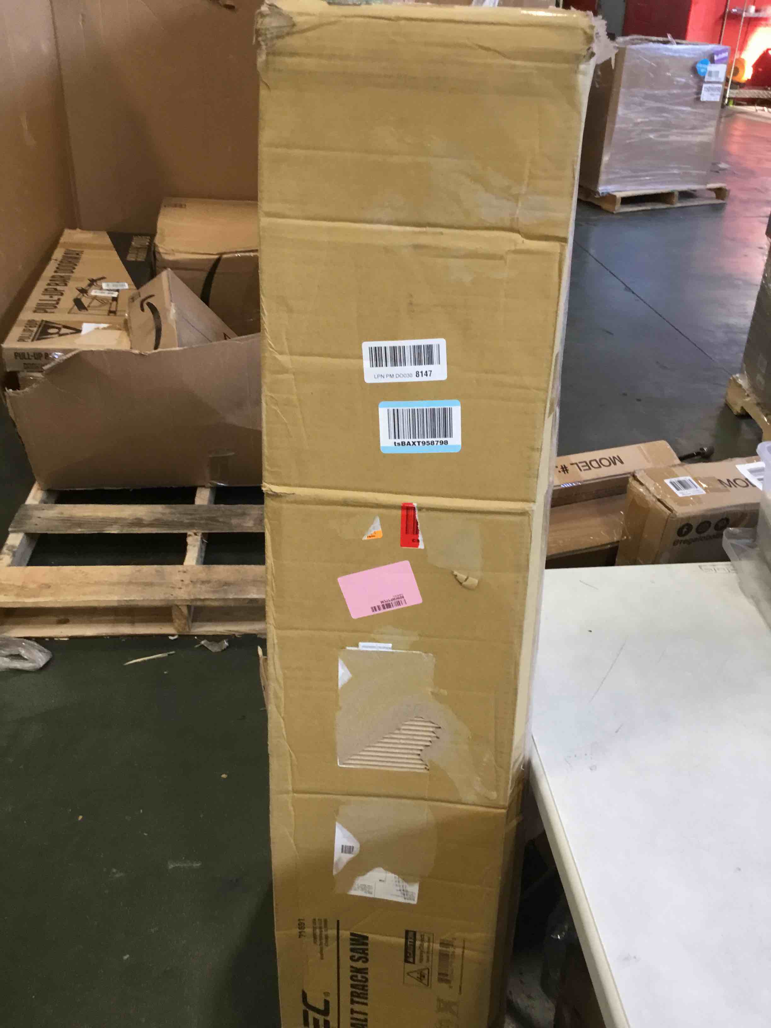 https://s3.amazonaws.com/lotting-images-prod/bidfta/GRA1871397_1737406754140.jpeg