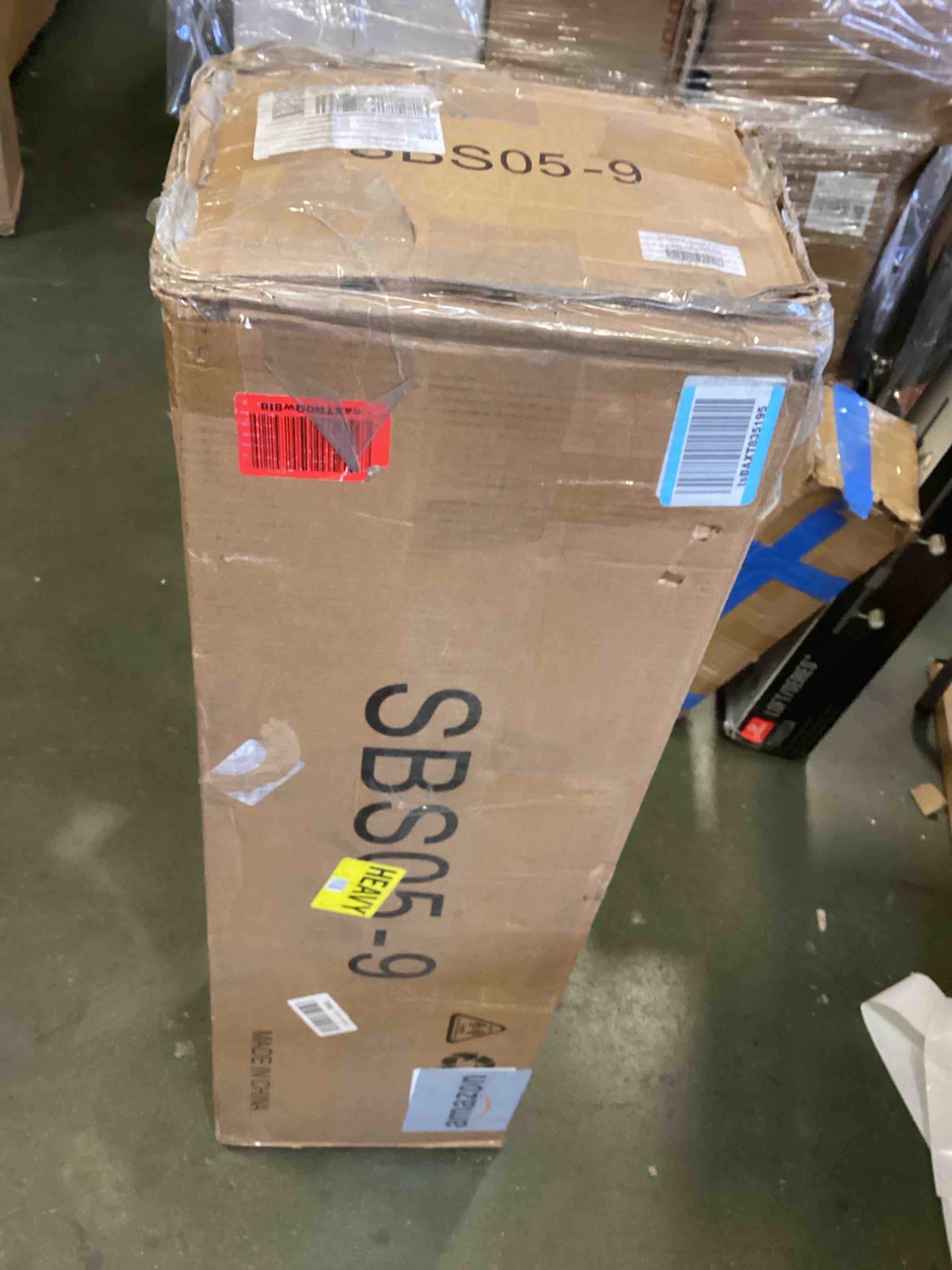 https://s3.amazonaws.com/lotting-images-prod/bidfta/GRA1871877_1737580206062.jpeg