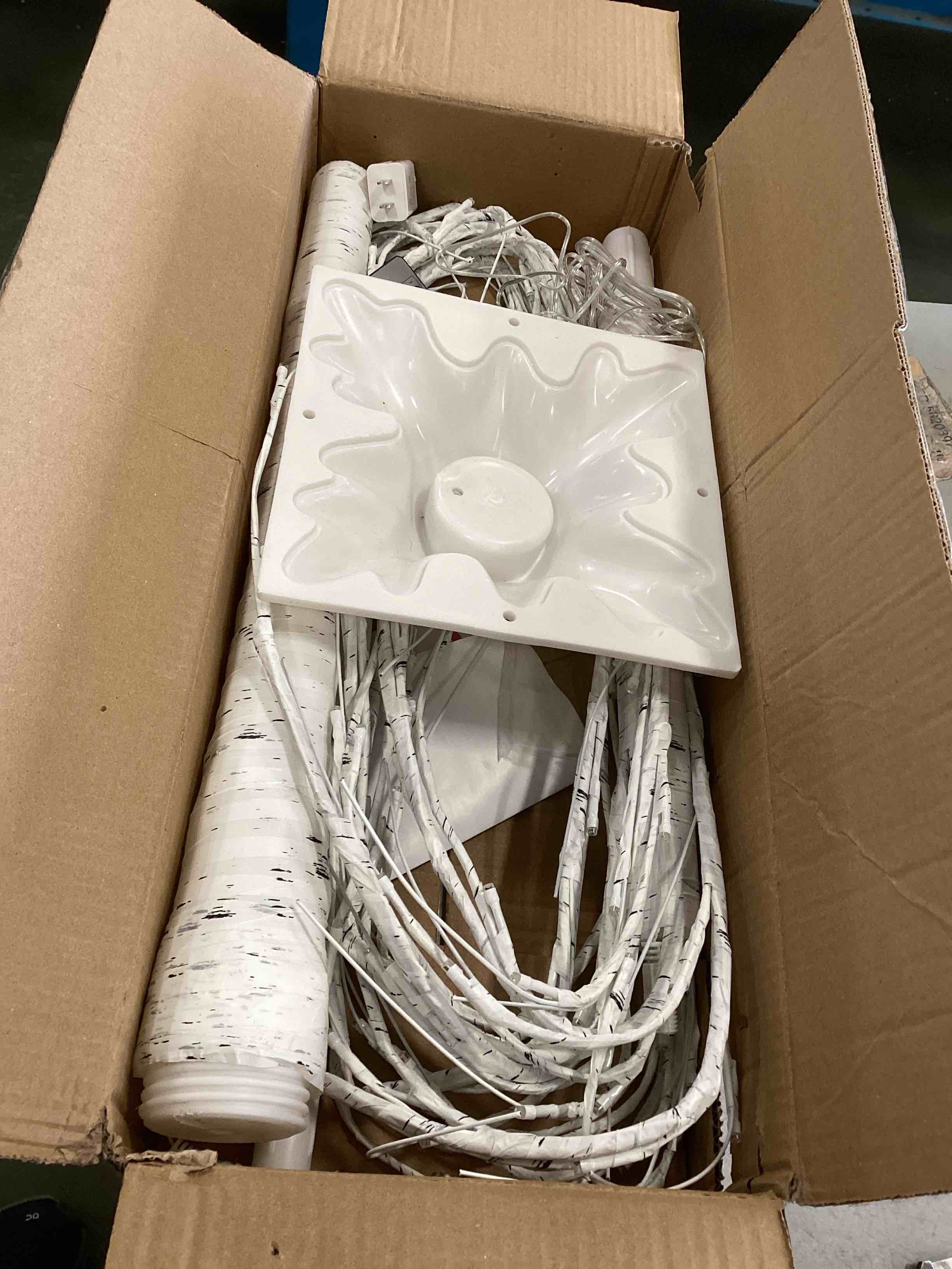 https://s3.amazonaws.com/lotting-images-prod/bidfta/GRA1871953_1737993788498.jpeg