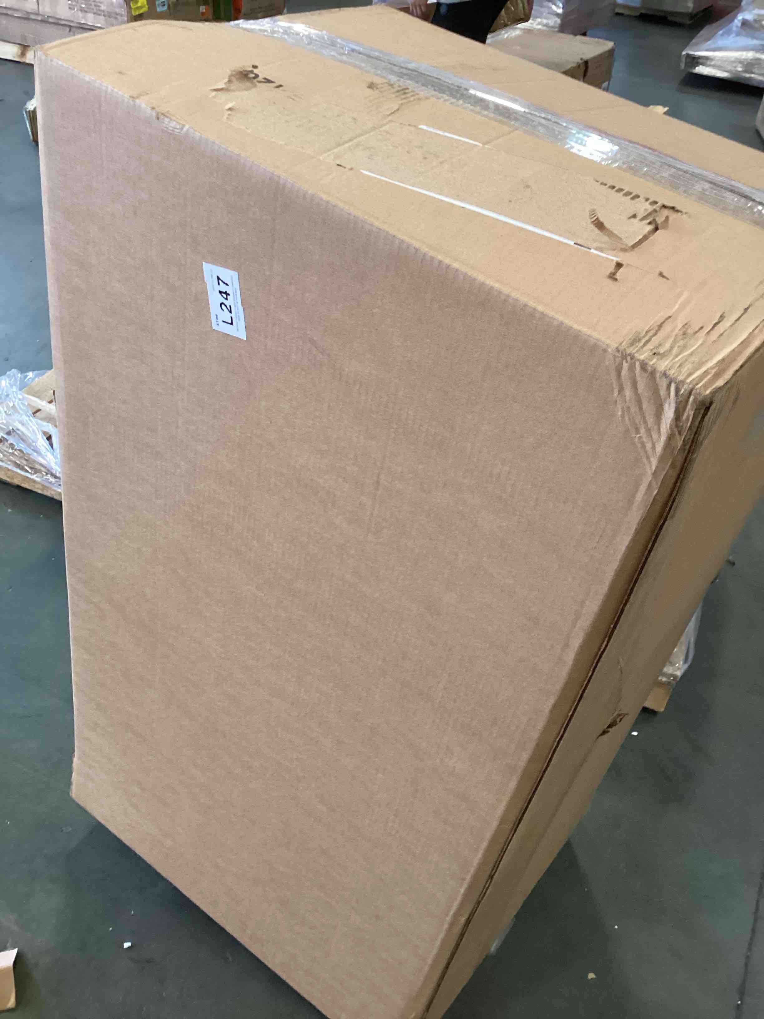 https://s3.amazonaws.com/lotting-images-prod/bidfta/GRA1872867_1738698860589.jpeg