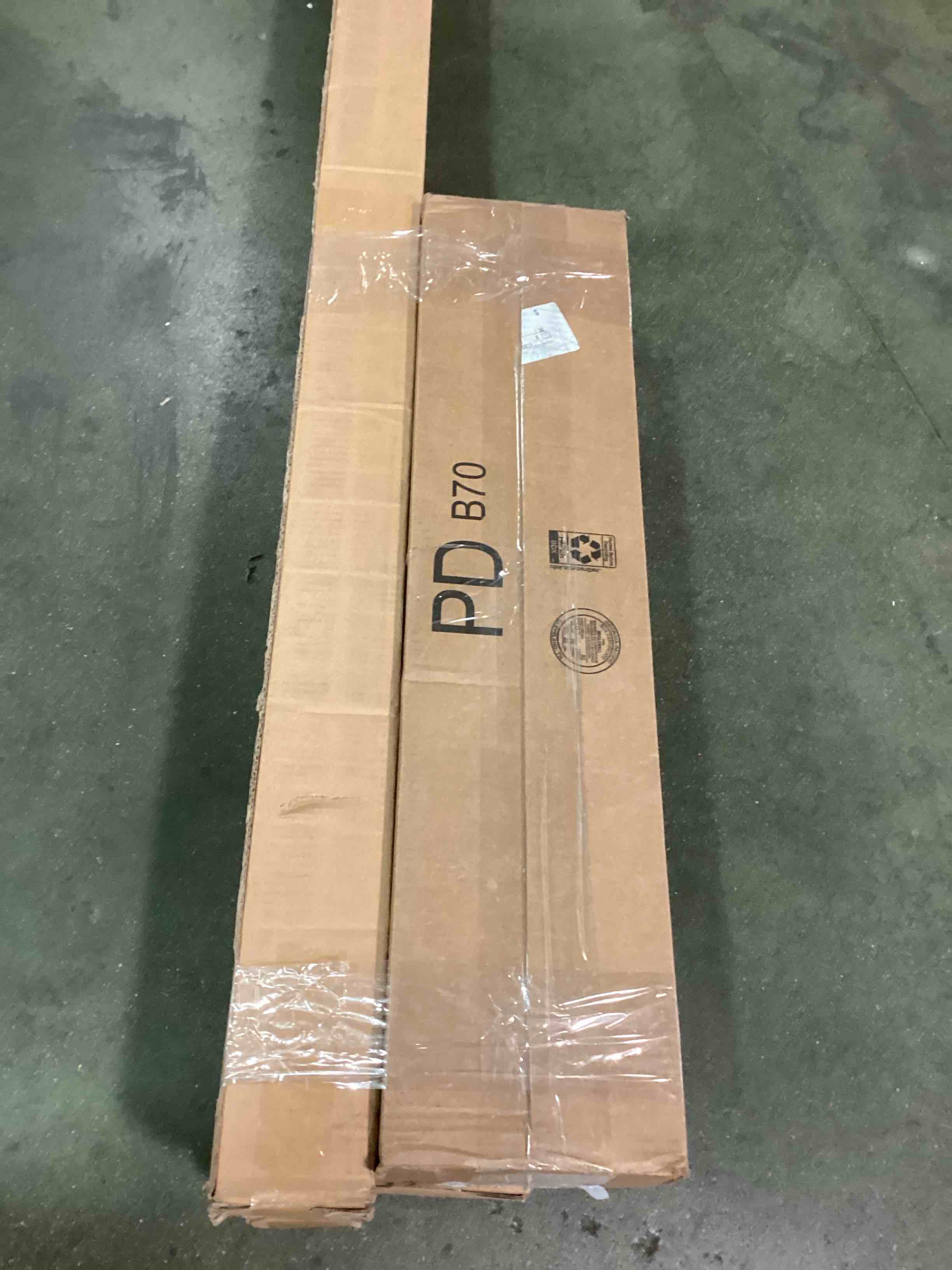 https://s3.amazonaws.com/lotting-images-prod/bidfta/GRA1873352_1735593264430.jpeg