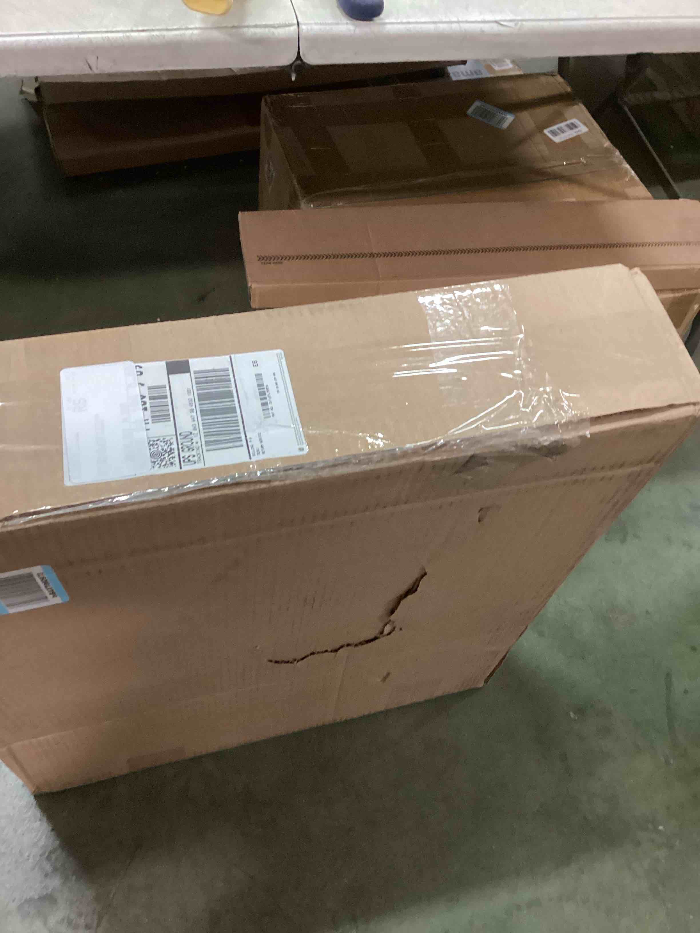 https://s3.amazonaws.com/lotting-images-prod/bidfta/GRA1873722_1736432436894.jpeg