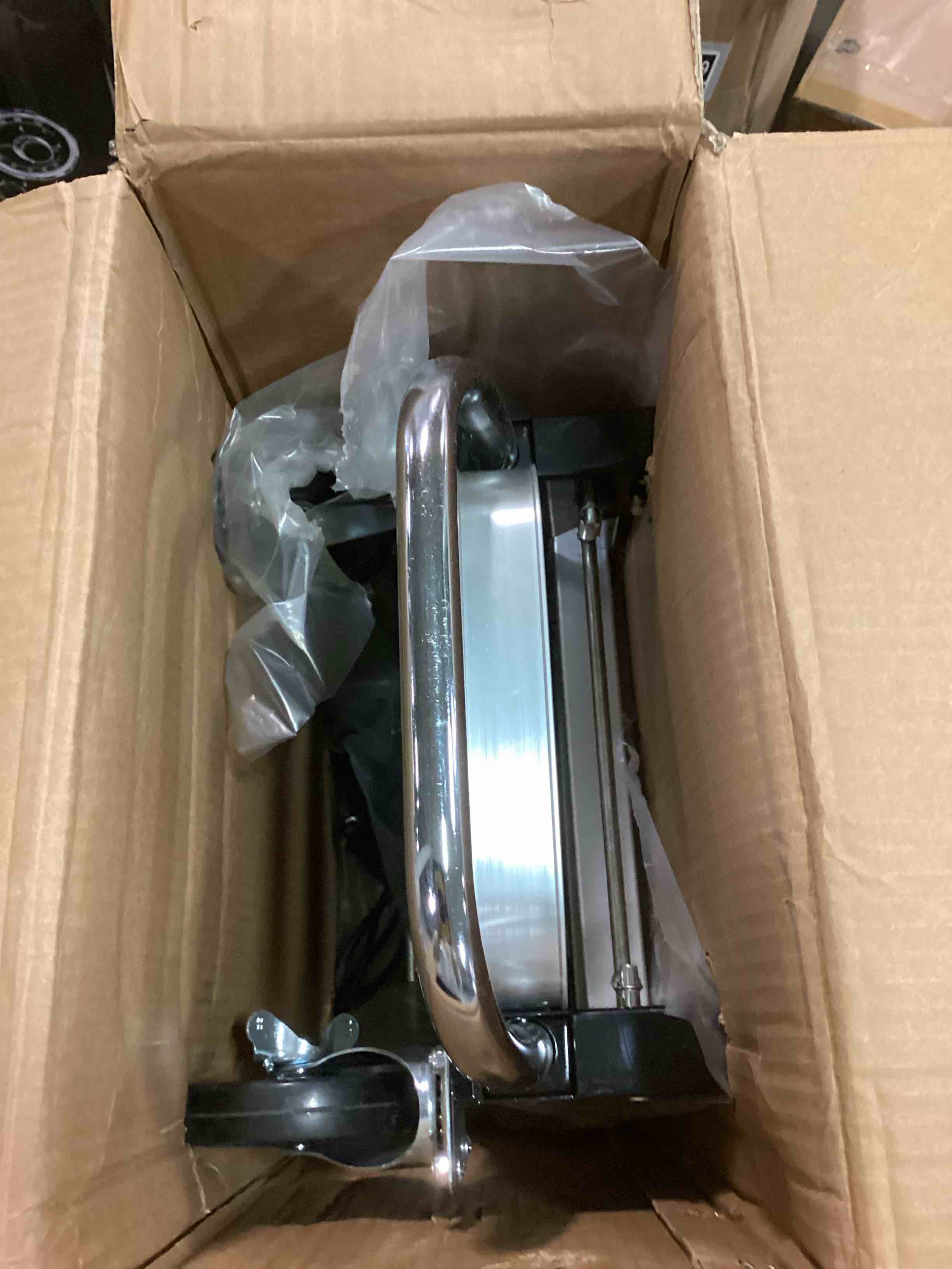 https://s3.amazonaws.com/lotting-images-prod/bidfta/GRA1873996_1736539068895.jpeg