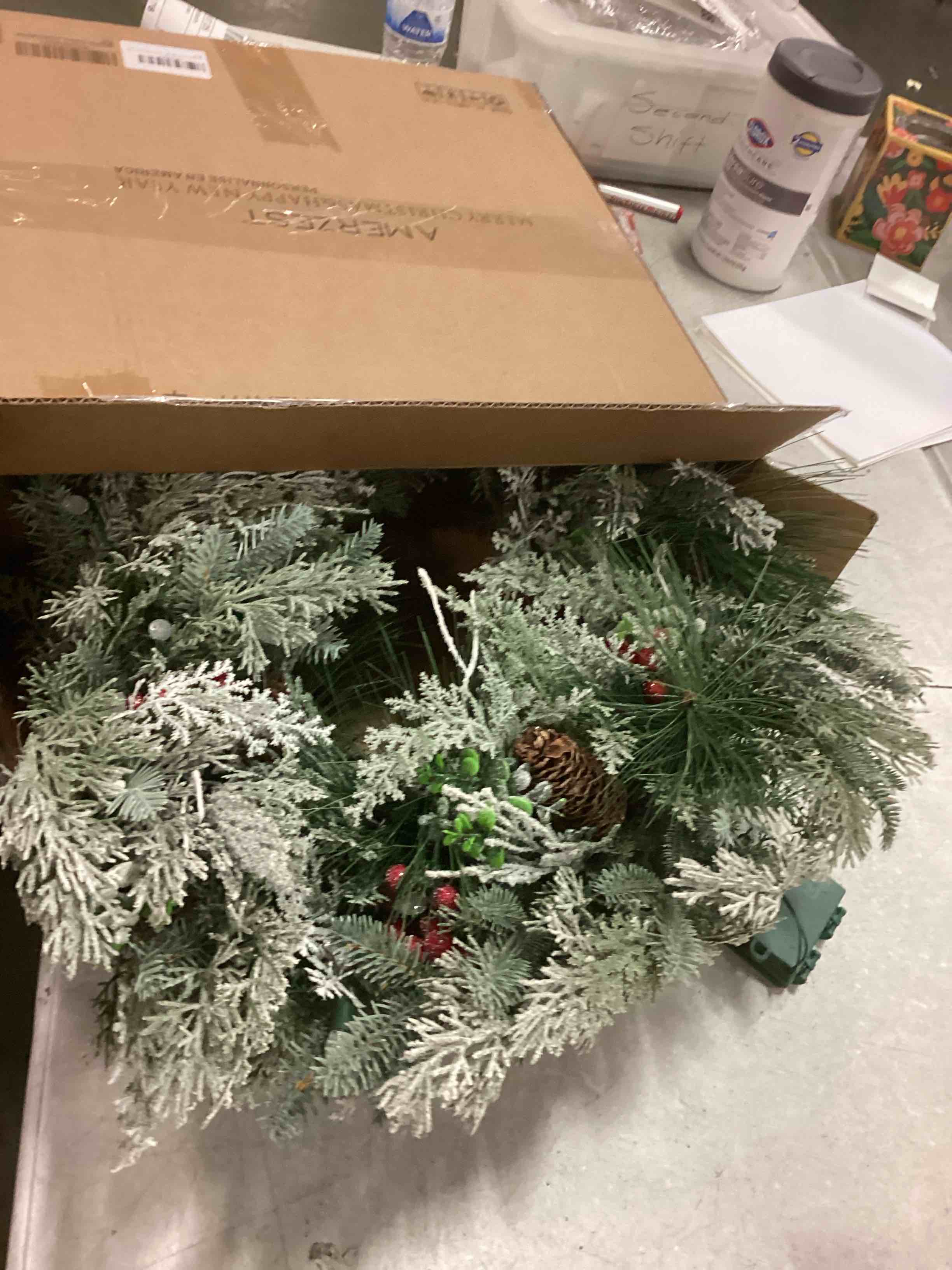 https://s3.amazonaws.com/lotting-images-prod/bidfta/GRA1874031_1736543475911.jpeg