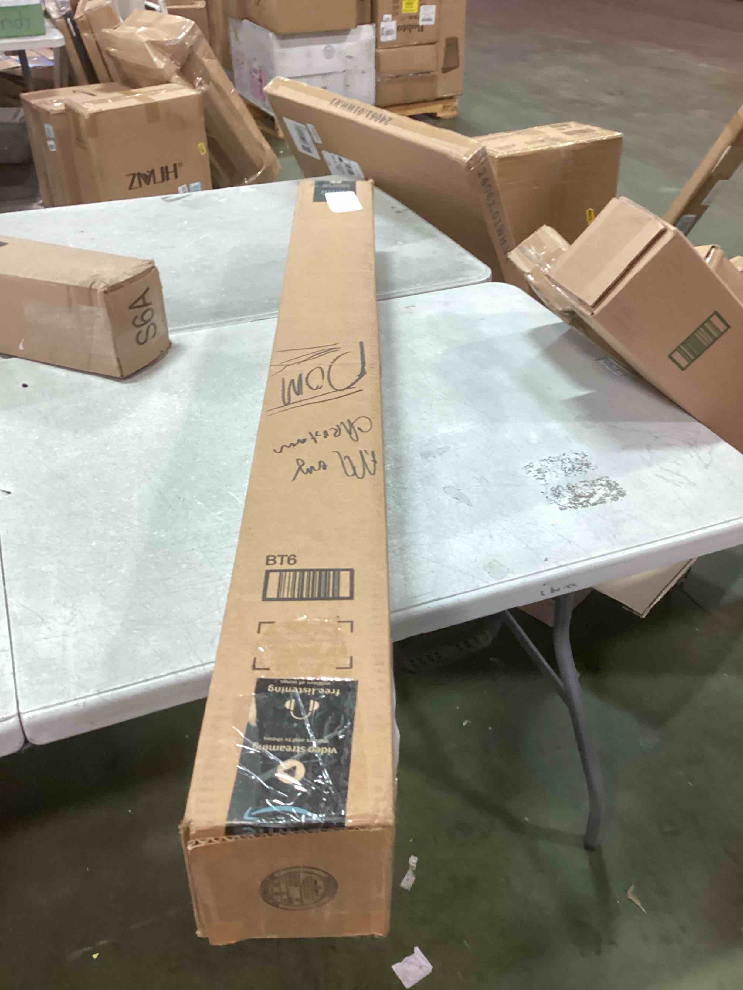 https://s3.amazonaws.com/lotting-images-prod/bidfta/GRA1874305_1736872558912.jpeg