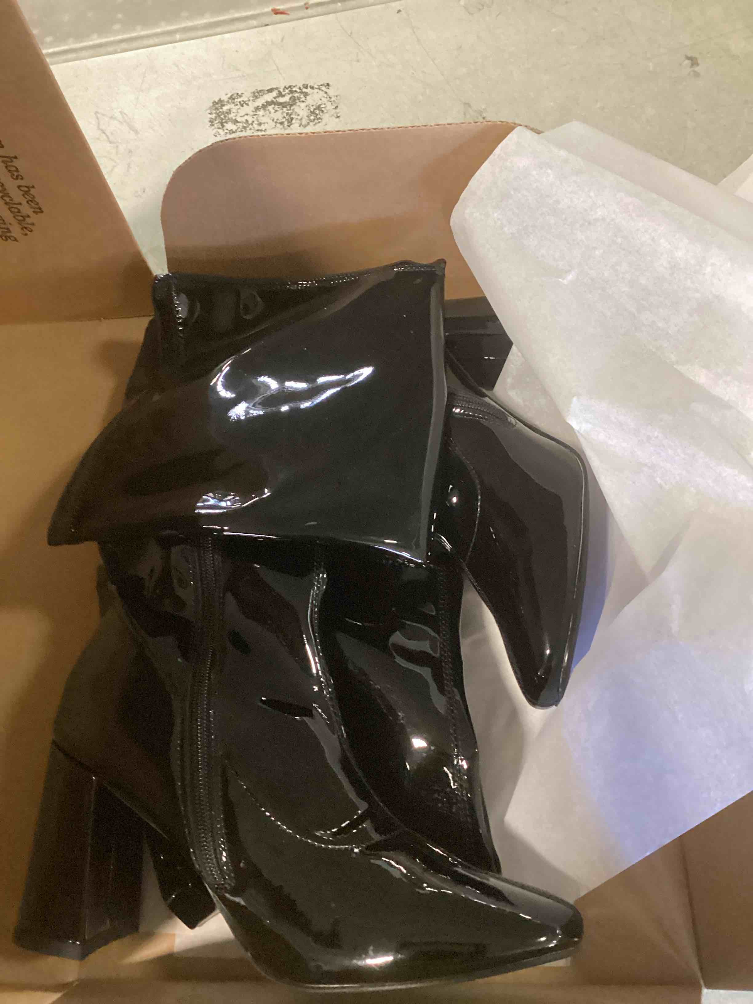https://s3.amazonaws.com/lotting-images-prod/bidfta/GRA1875280_1737142875824.jpeg