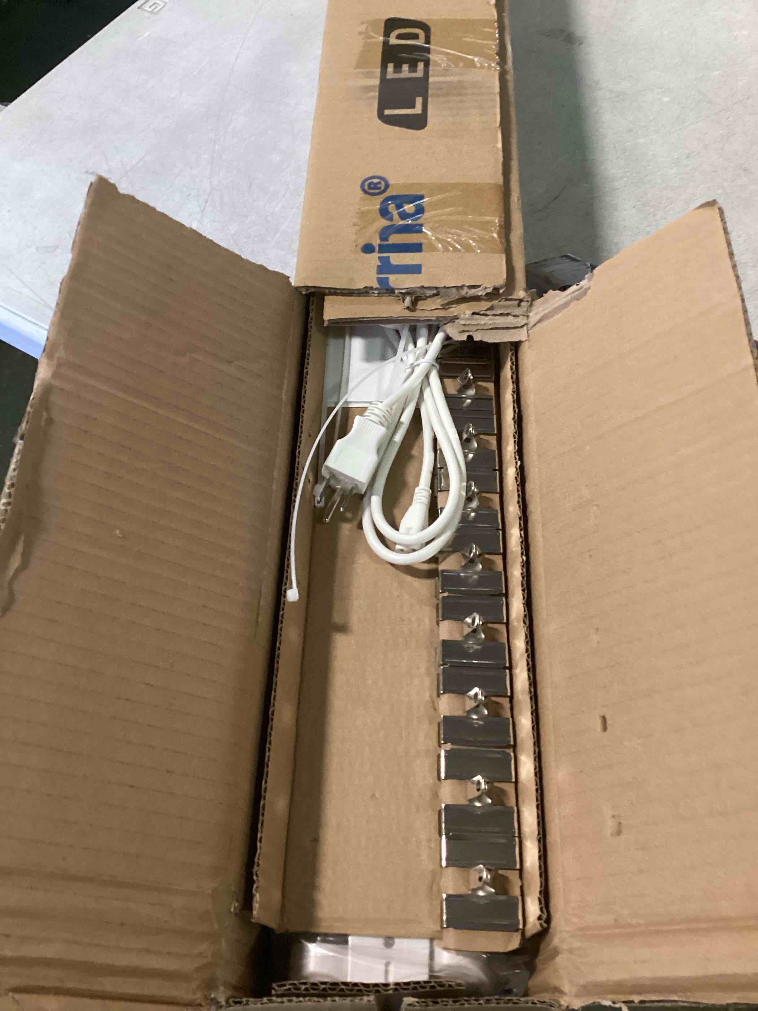 https://s3.amazonaws.com/lotting-images-prod/bidfta/GRA1875344_1737147290982.jpeg