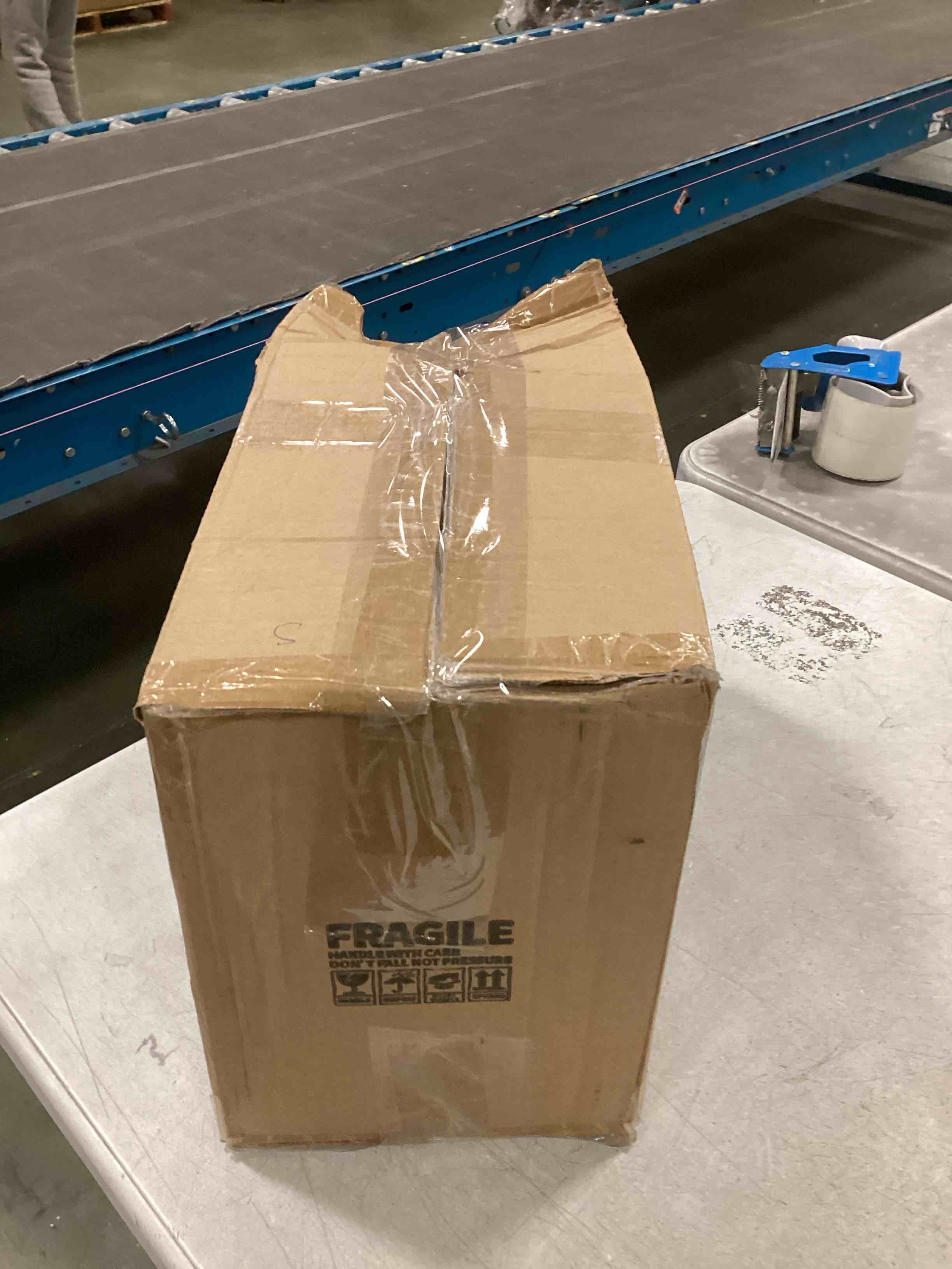 https://s3.amazonaws.com/lotting-images-prod/bidfta/GRA1875351_1737374387645.jpeg