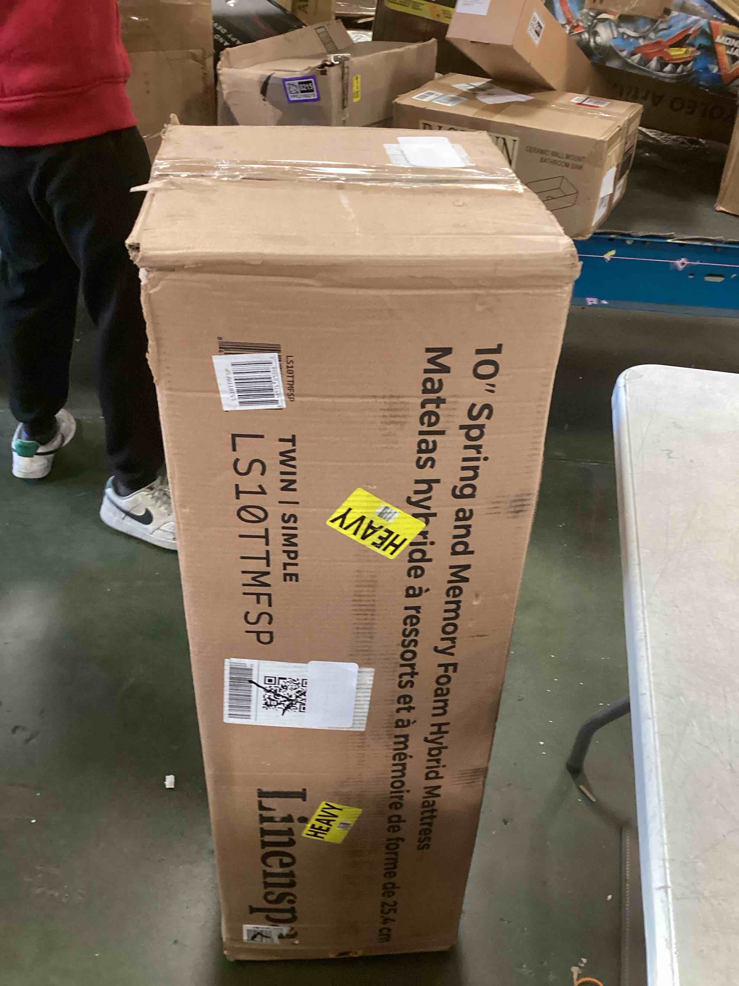 https://s3.amazonaws.com/lotting-images-prod/bidfta/GRA1875417_1737381964409.jpeg