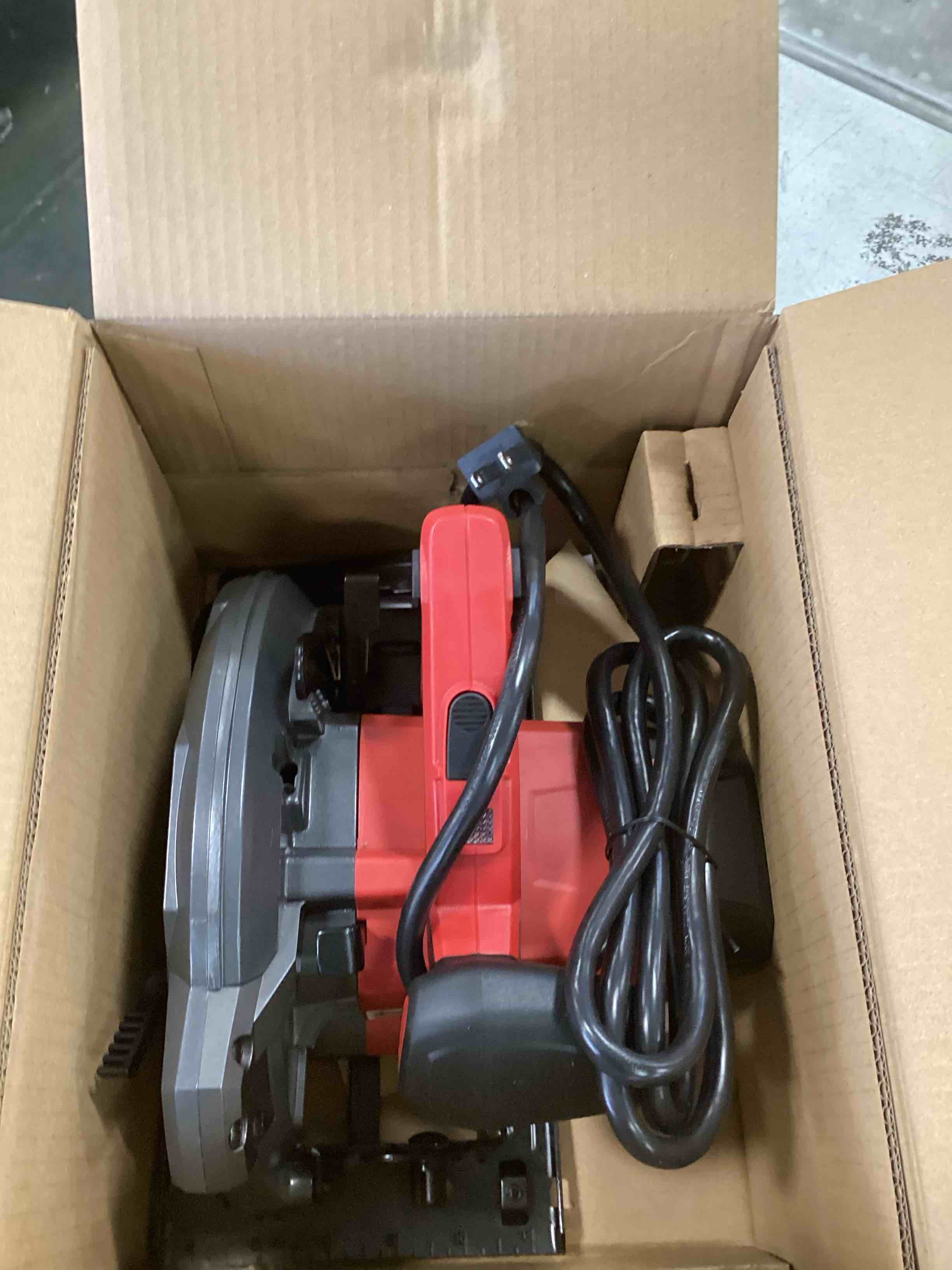 https://s3.amazonaws.com/lotting-images-prod/bidfta/GRA1875530_1737399238223.jpeg