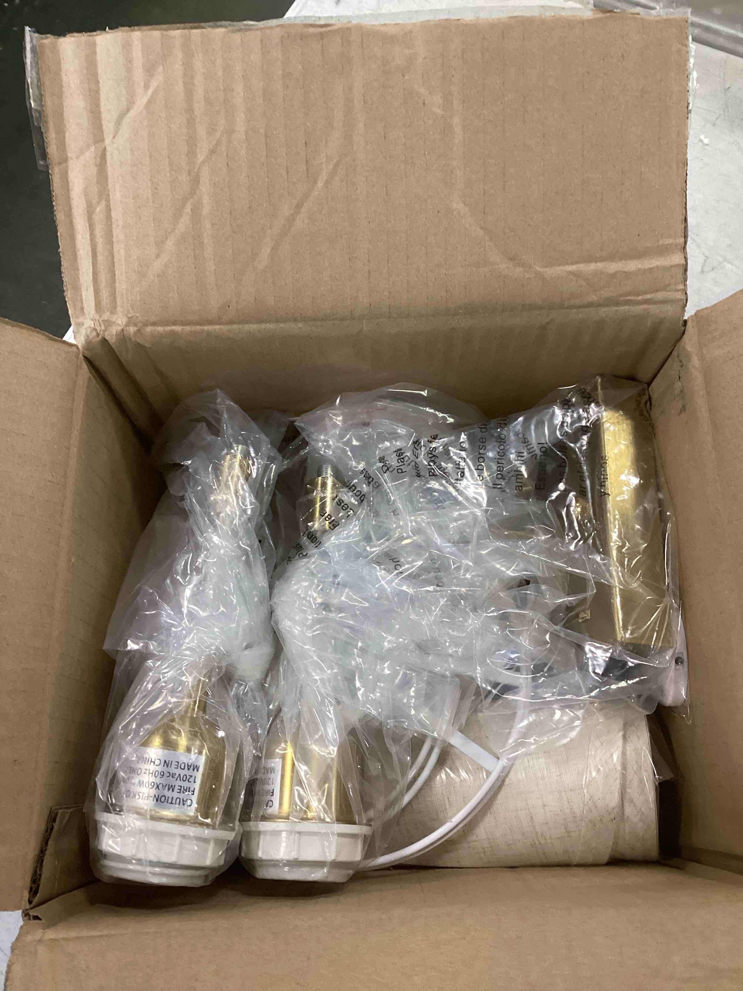https://s3.amazonaws.com/lotting-images-prod/bidfta/GRA1875533_1737401166801.jpeg