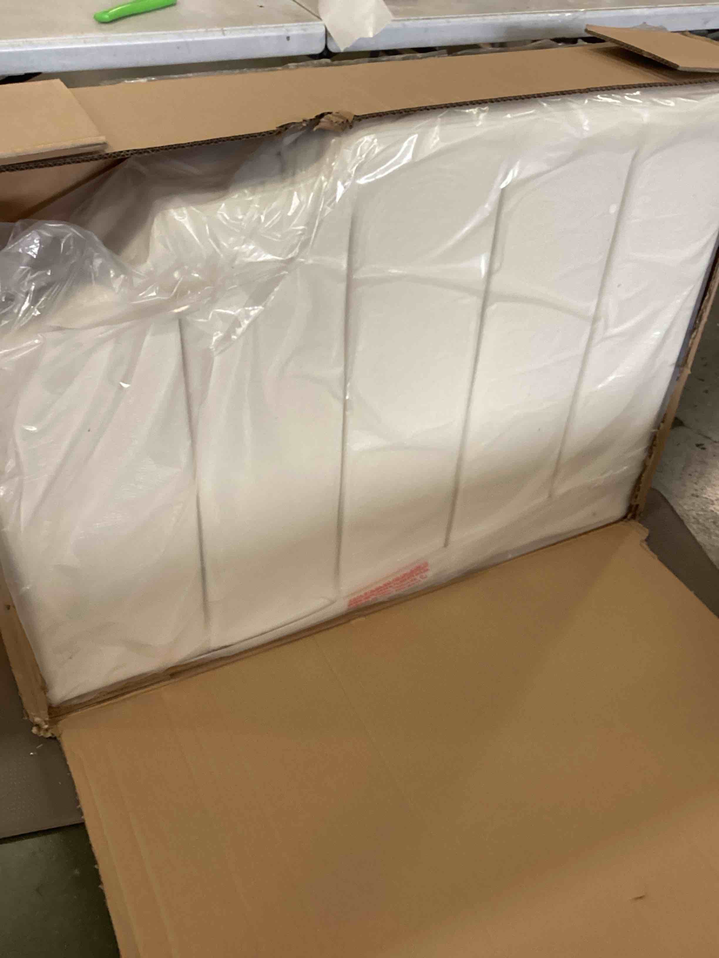 https://s3.amazonaws.com/lotting-images-prod/bidfta/GRA1875635_1737476644712.jpeg