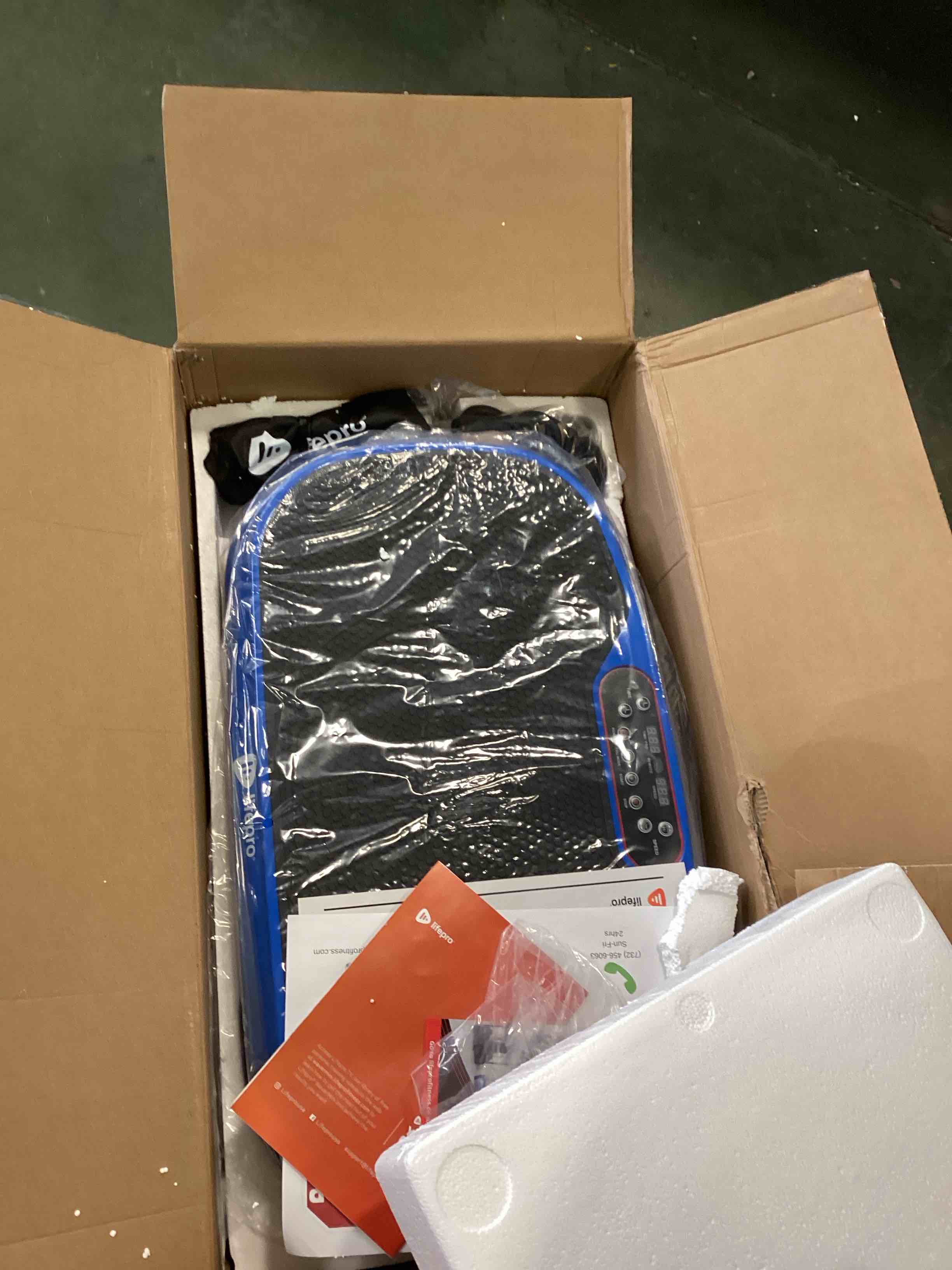 https://s3.amazonaws.com/lotting-images-prod/bidfta/GRA1875687_1737484936776.jpeg