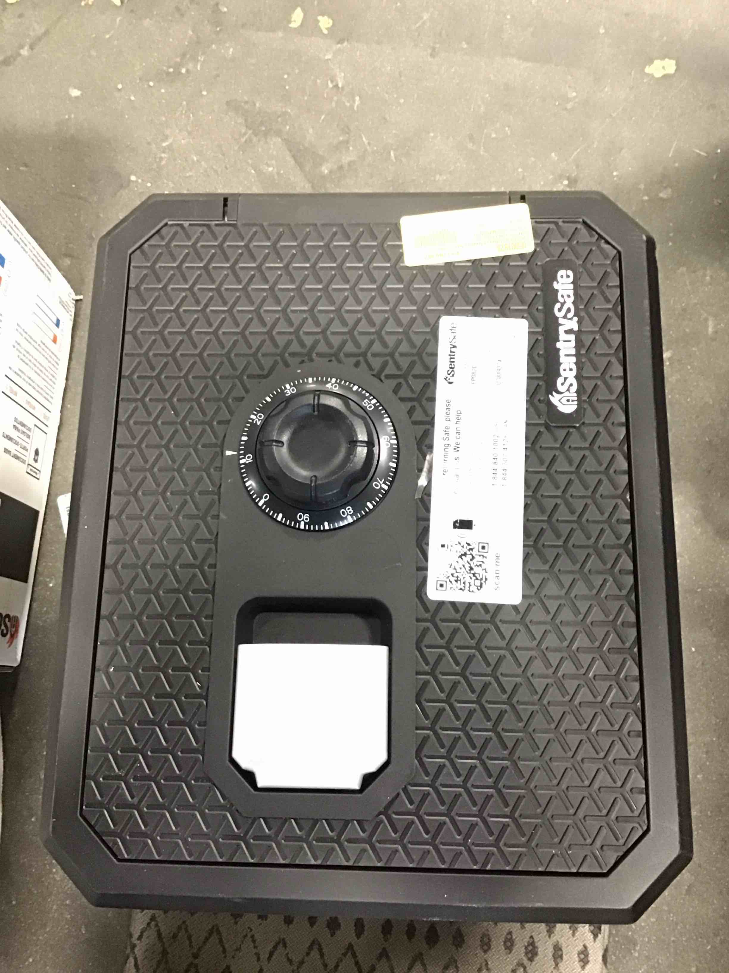 https://s3.amazonaws.com/lotting-images-prod/bidfta/GRA1876322_1734782985369.jpeg
