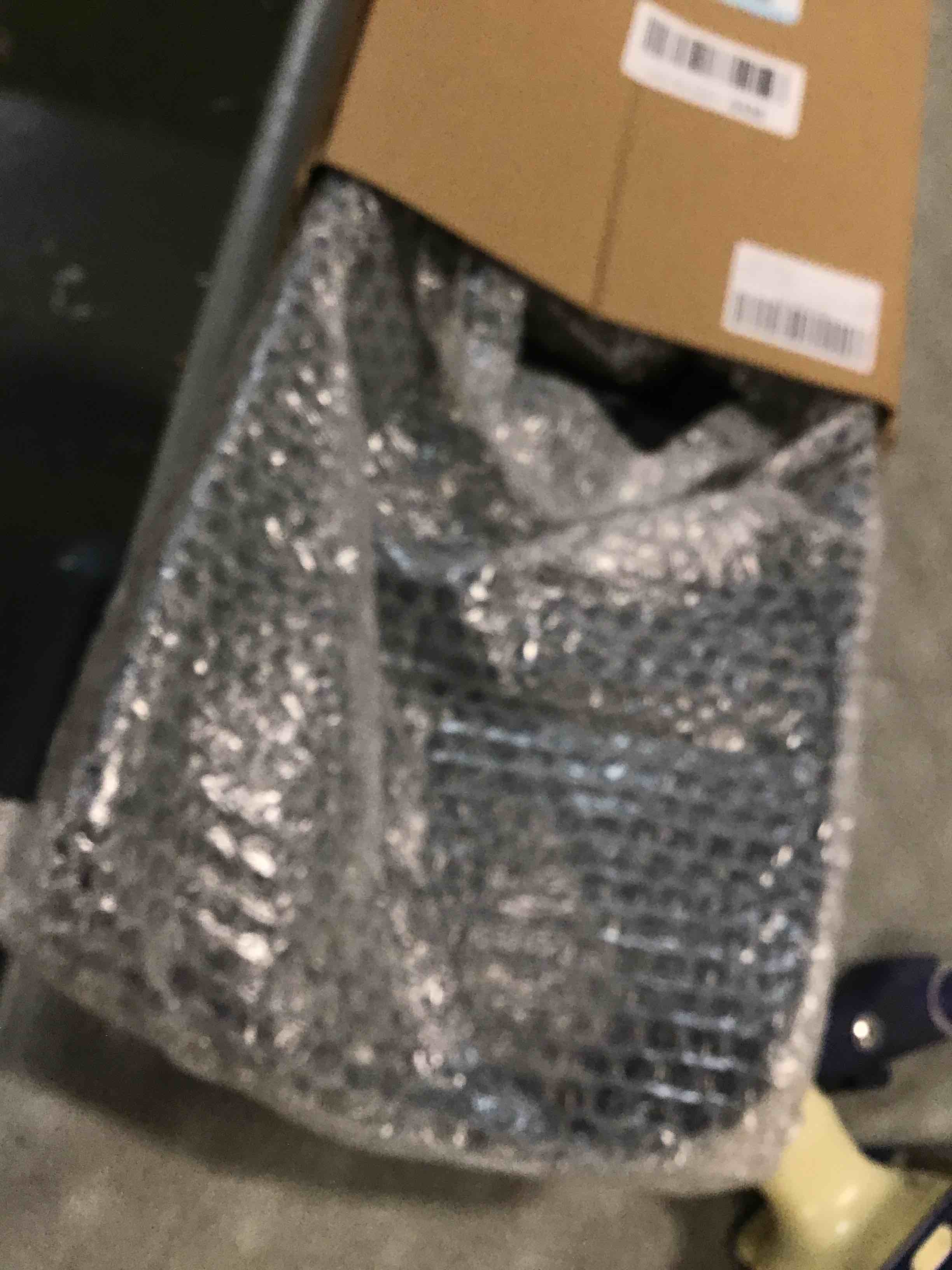 https://s3.amazonaws.com/lotting-images-prod/bidfta/GRA1876970_1735310260373.jpeg