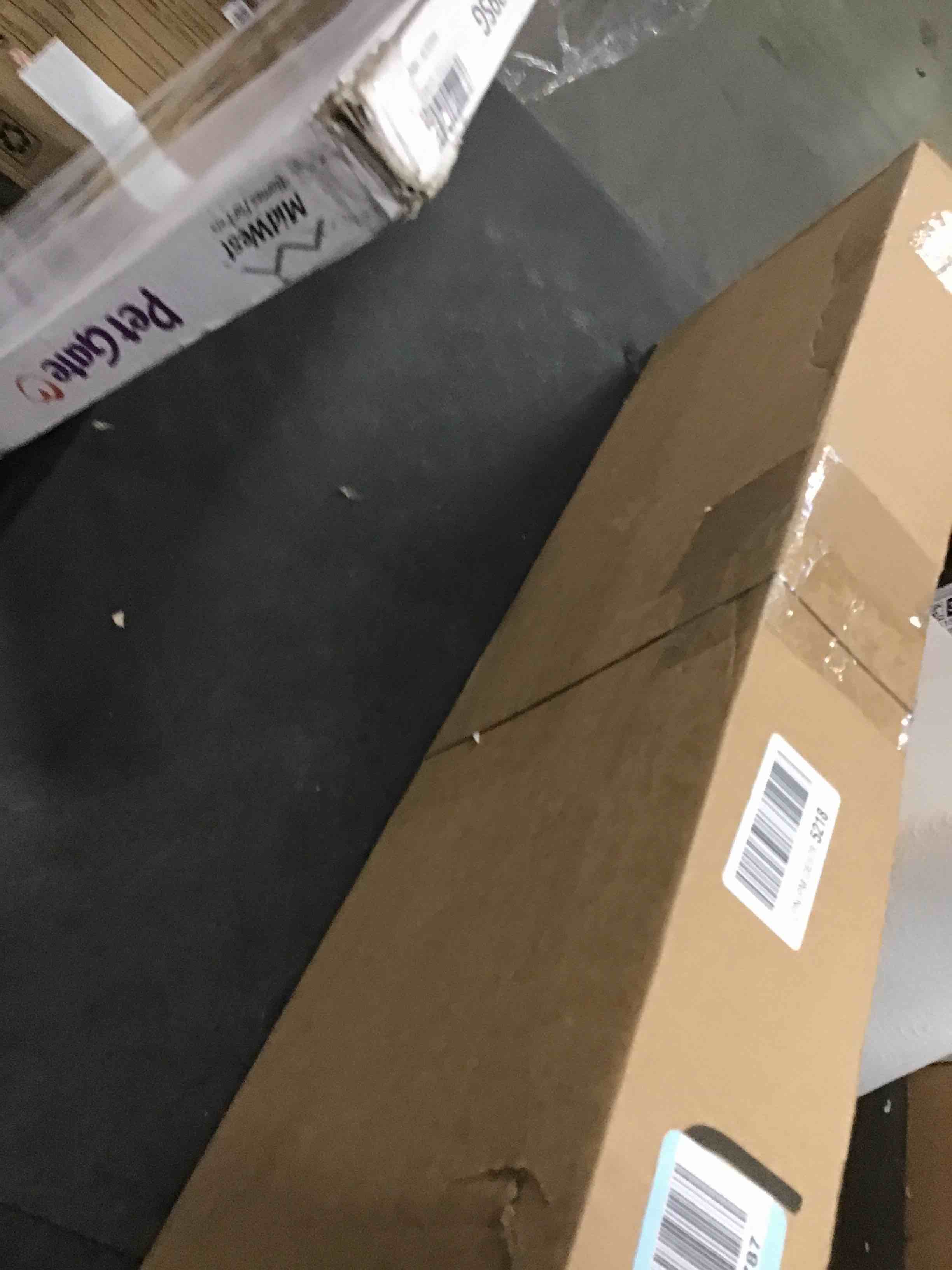 https://s3.amazonaws.com/lotting-images-prod/bidfta/GRA1877720_1735654330574.jpeg