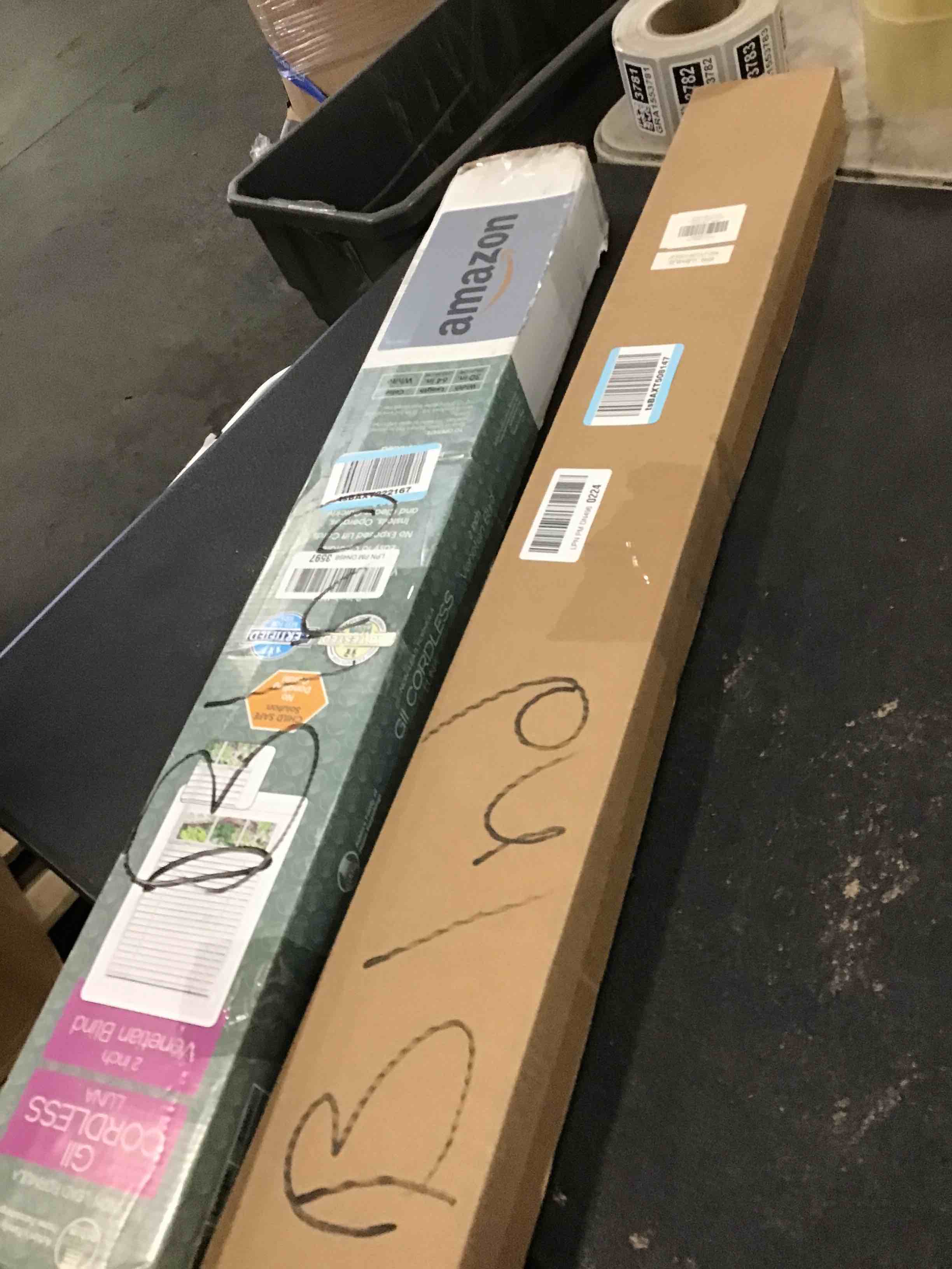 https://s3.amazonaws.com/lotting-images-prod/bidfta/GRA1877807_1735660719261.jpeg
