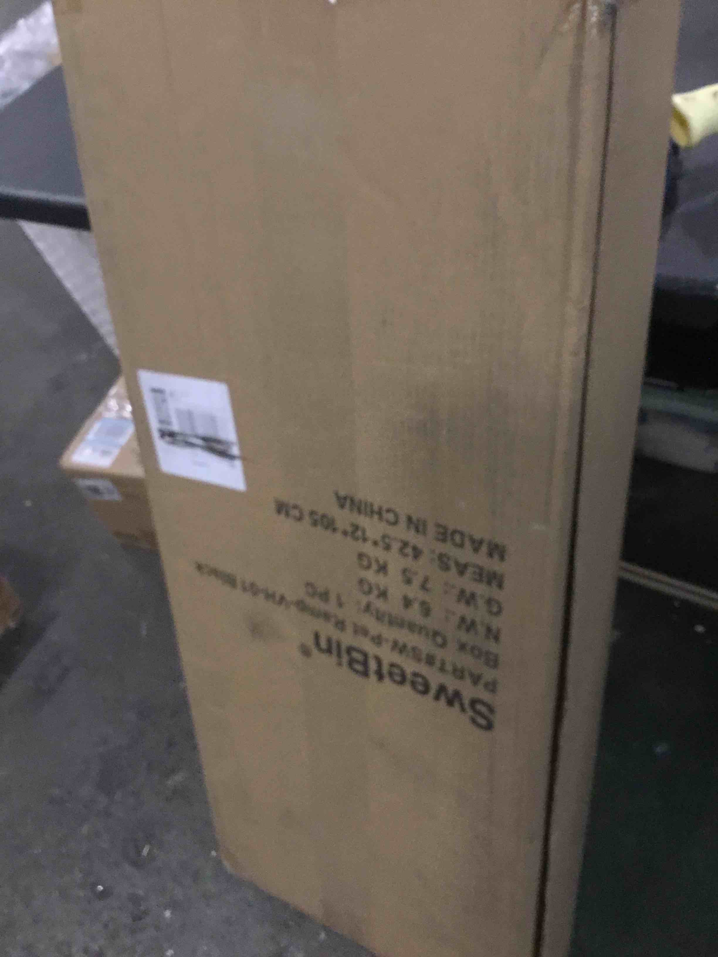 https://s3.amazonaws.com/lotting-images-prod/bidfta/GRA1877998_1735679636765.jpeg