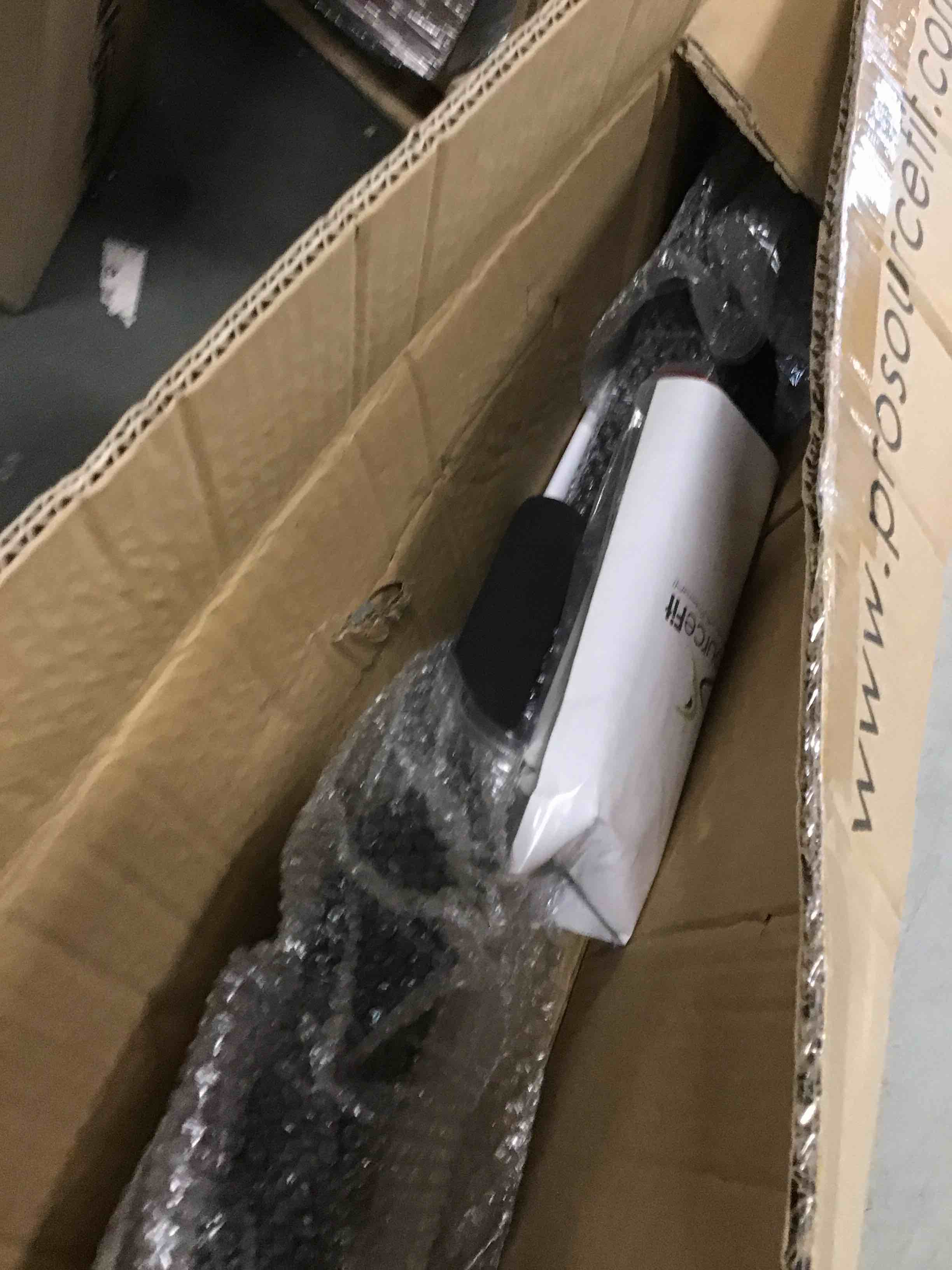 https://s3.amazonaws.com/lotting-images-prod/bidfta/GRA1878343_1735852138359.jpeg