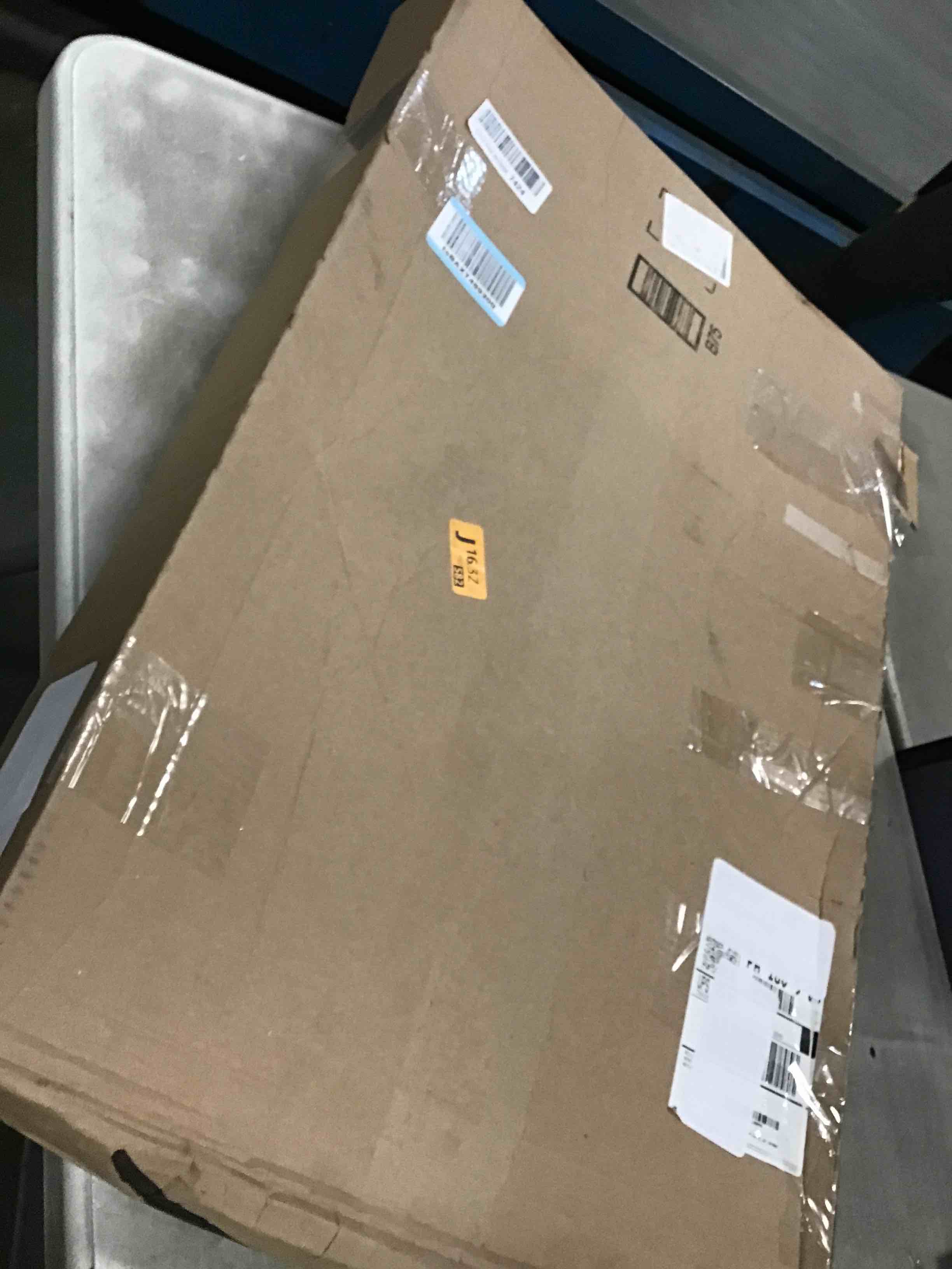 https://s3.amazonaws.com/lotting-images-prod/bidfta/GRA1878349_1735905936009.jpeg