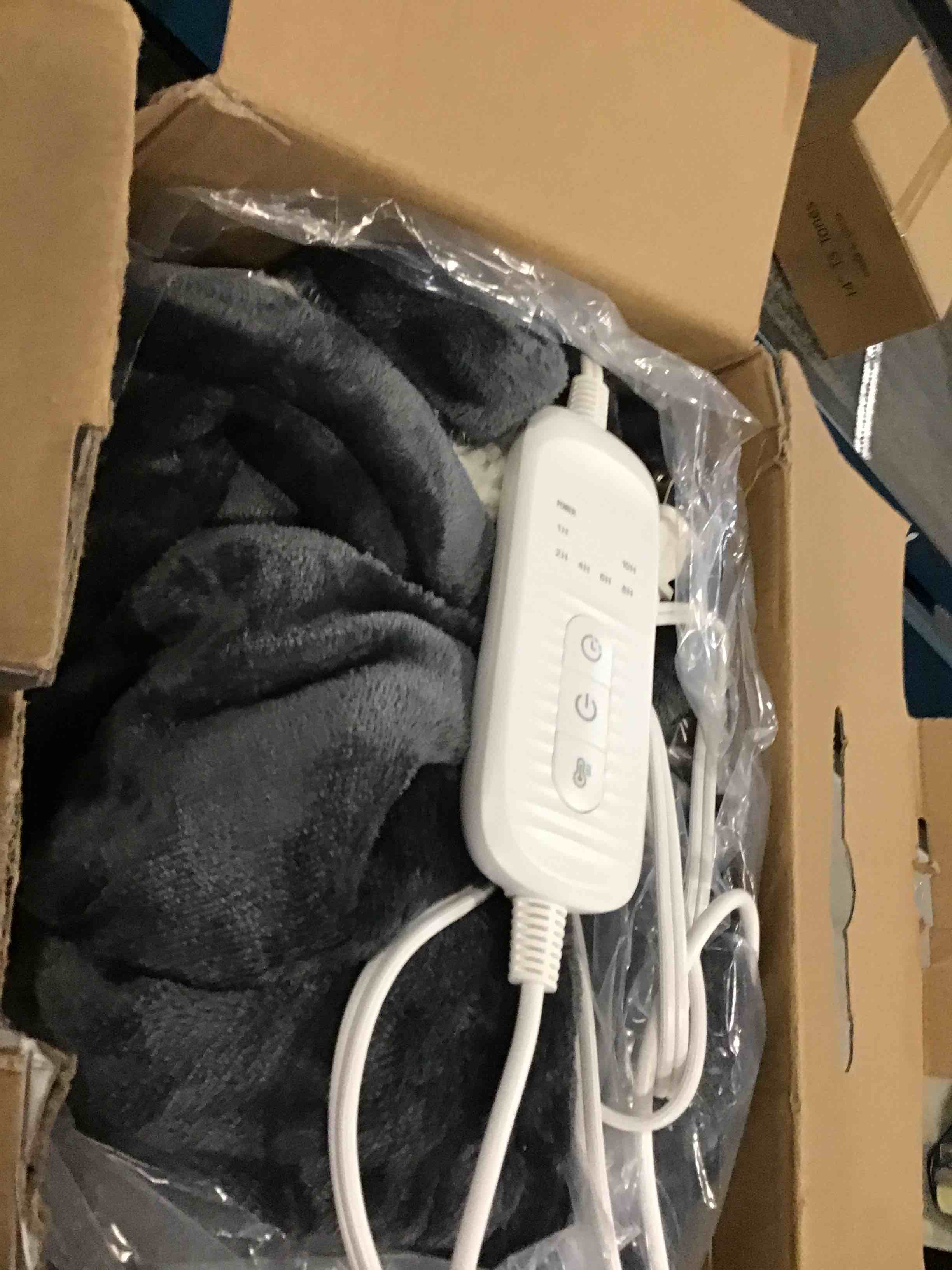 https://s3.amazonaws.com/lotting-images-prod/bidfta/GRA1878504_1735920451266.jpeg